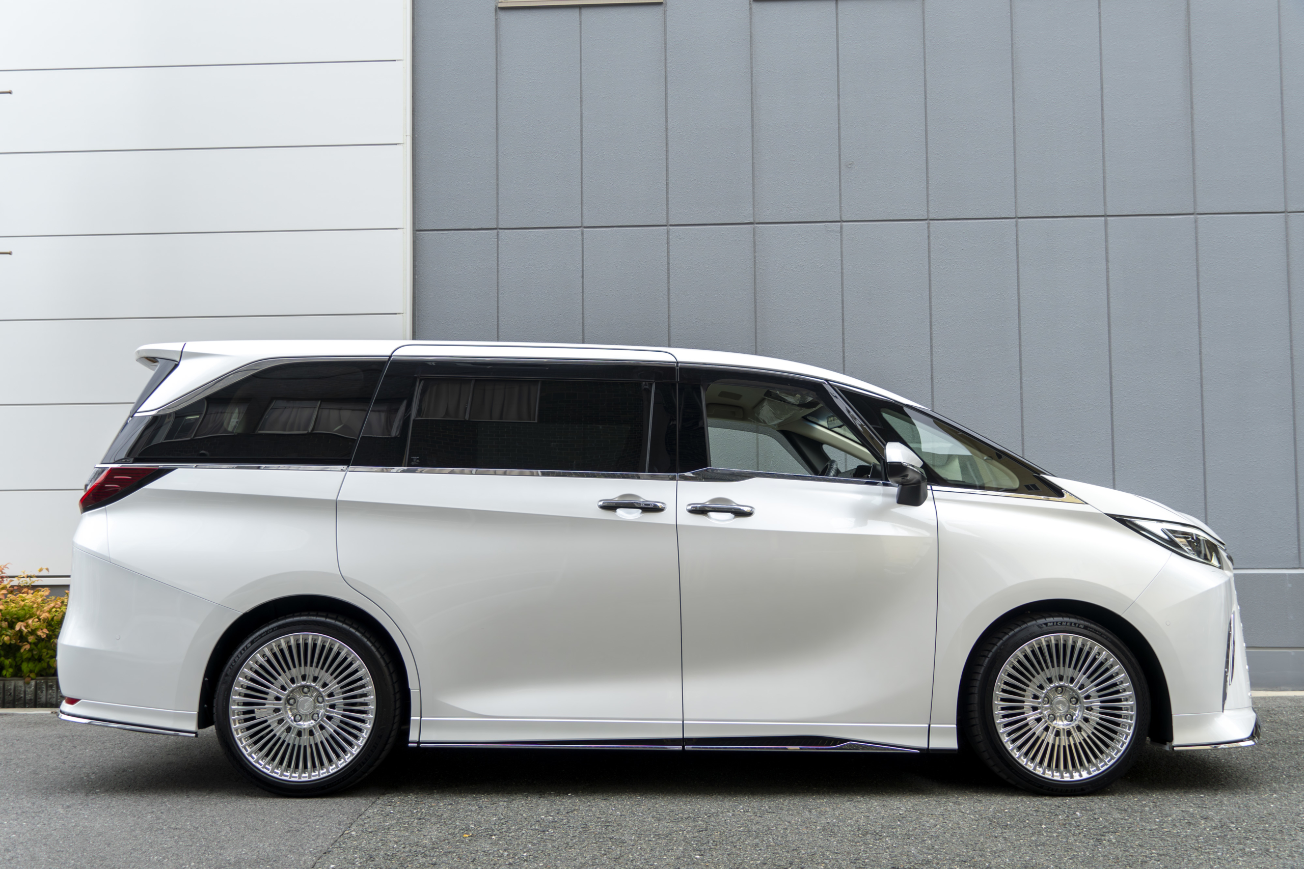 LEXUS LM500h×BC Forged MKP45 ホイール ボンド大阪