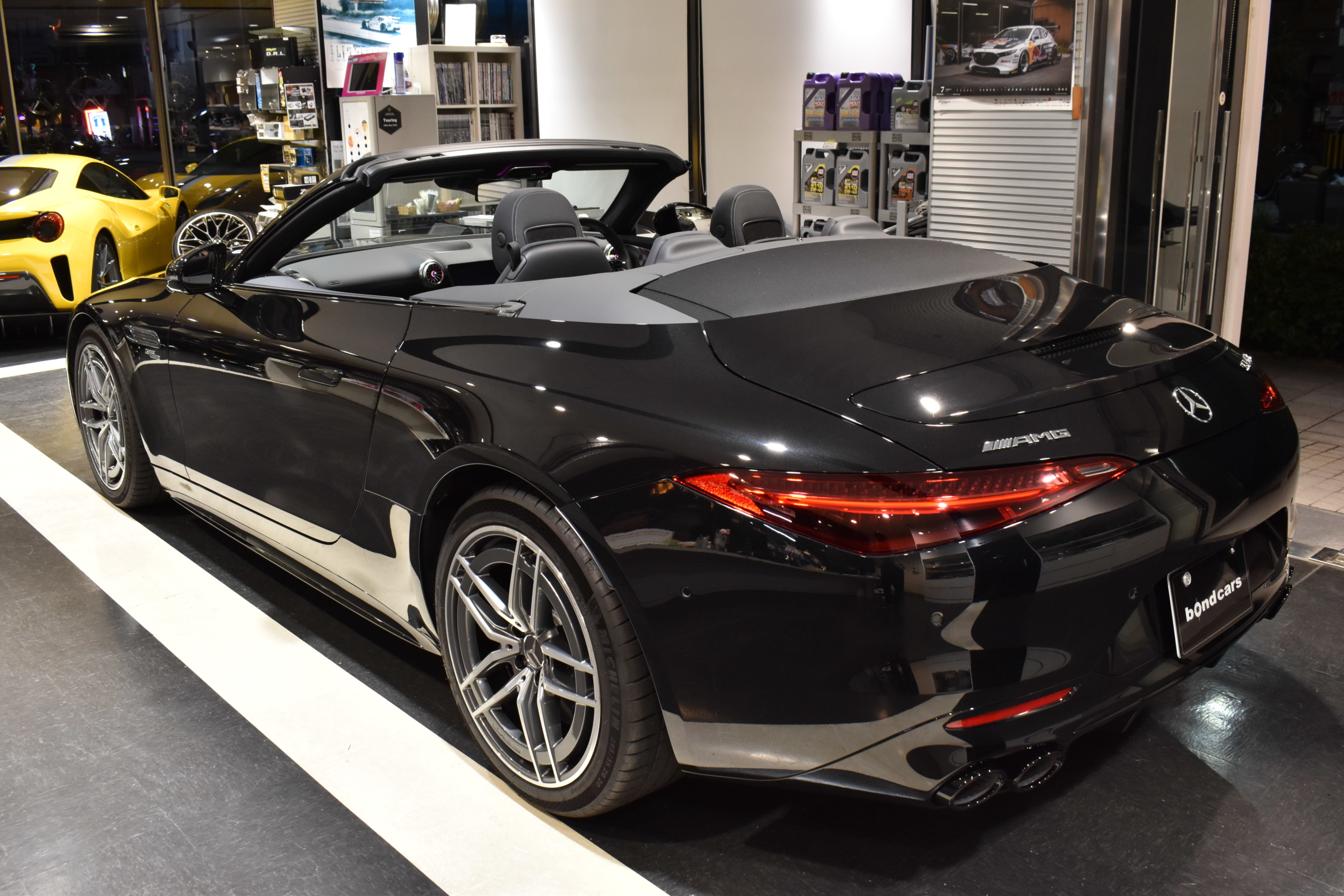 メルセデスAMG SL43　 BSG搭載モデル　ヘッドアップディスプレイ　幌黒色　右ハンドル　シートヒーター＆ベンチレーション　Fグリルフィン・Ｆ／Ｓ／Ｒモール・Ｒマフラーエンド・ブラックペイント　レーダー＆ドラレコ
