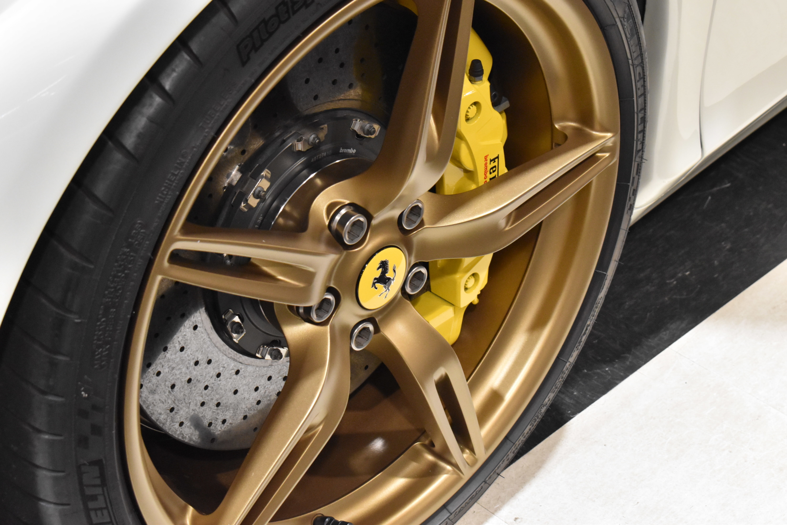 フェラーリ 458スペチアーレ ビアンコイタリア フロントリフター カーボンLEDステアリング・センターブリッジ・ドアシルガード他 フルプロテクションフィルム レーダー