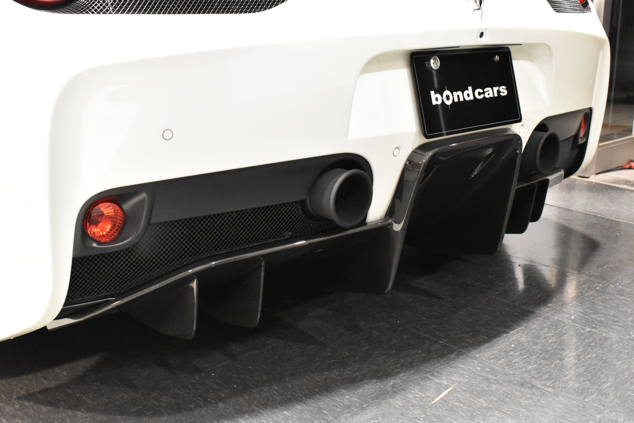 フェラーリ 458スペチアーレ ビアンコイタリア フロントリフター カーボンLEDステアリング・センターブリッジ・ドアシルガード他 フルプロテクションフィルム レーダー