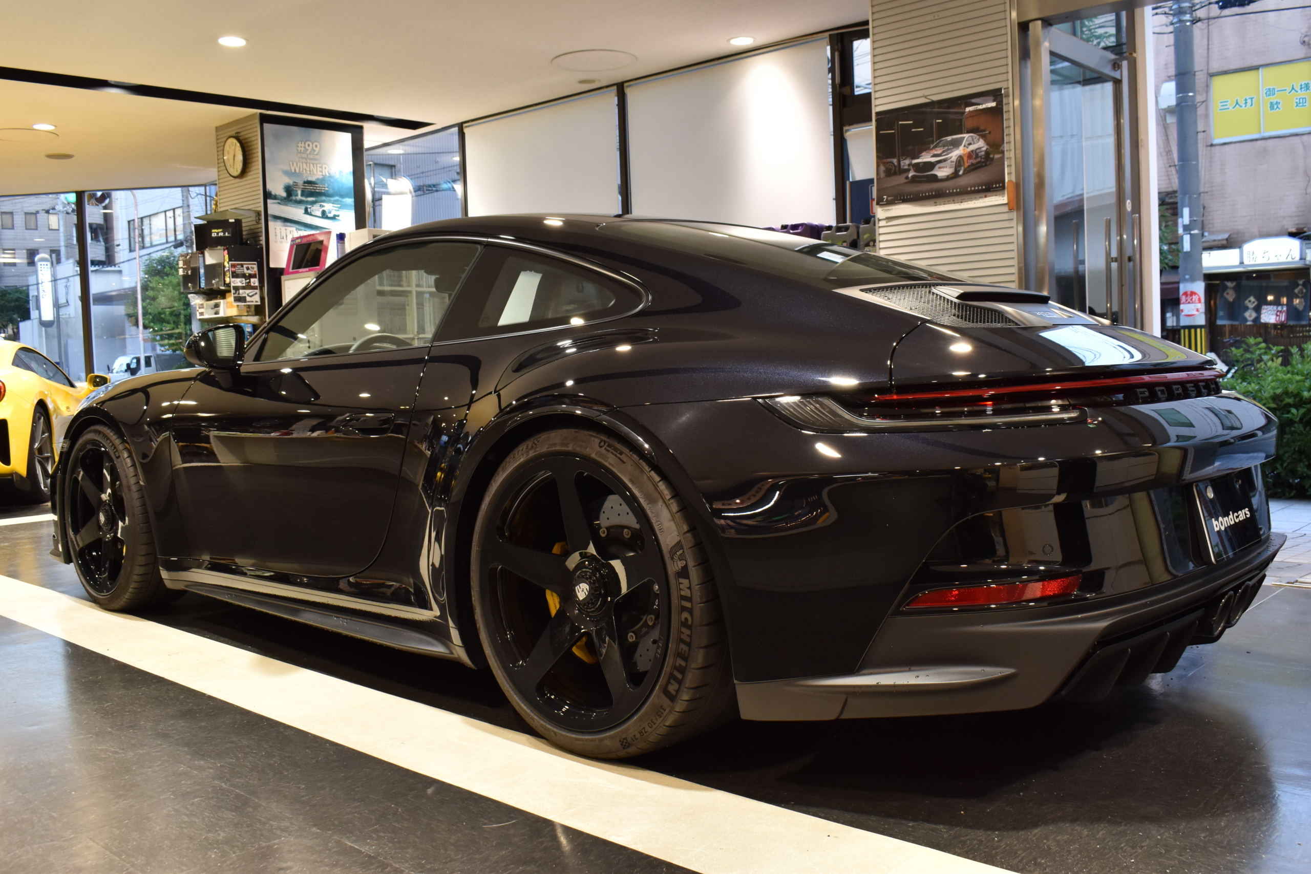 ポルシェ　992　GT3ツーリングPKG　PCCB　フロントリフター　HREアルミホイール　スポーツクロノPKG　LEDヘッドライト