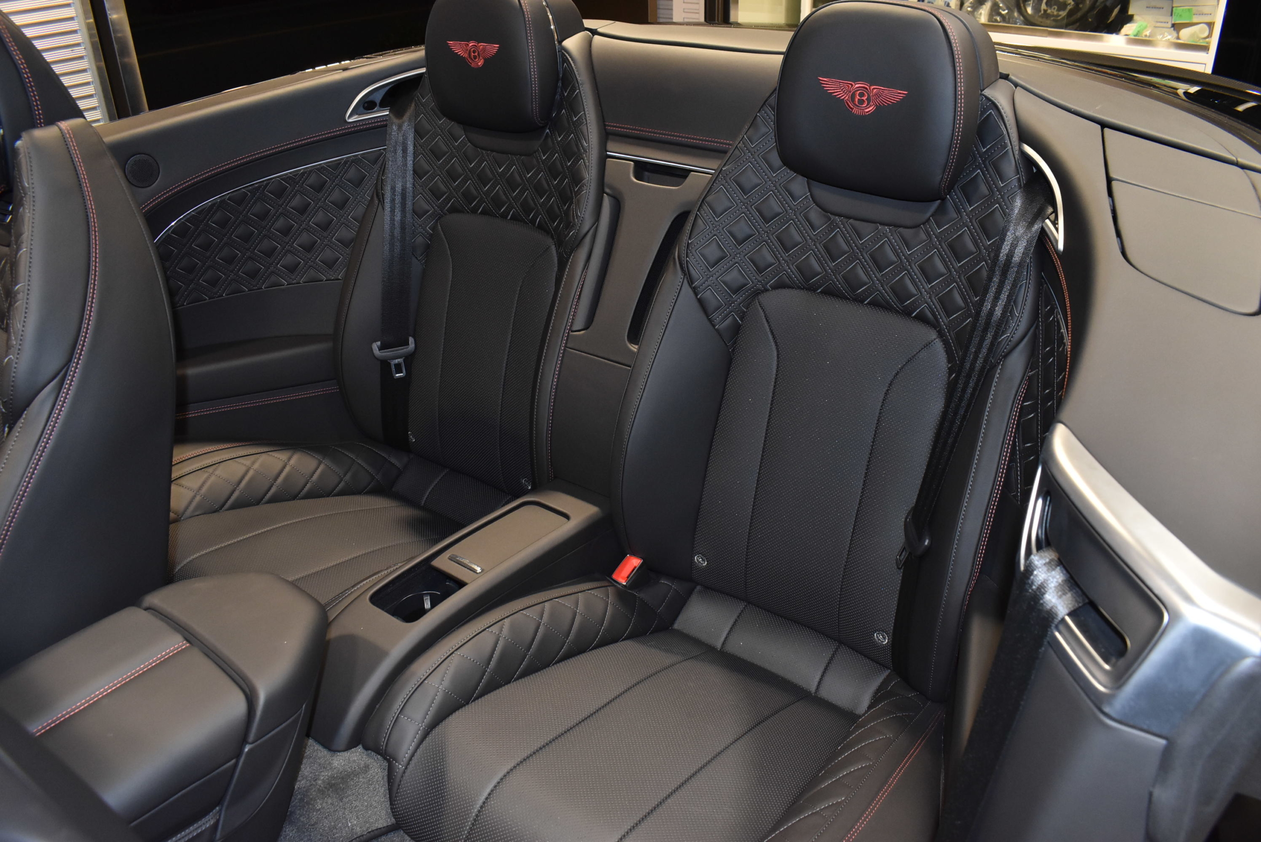 ベントレー　コンチネンタルGTコンバーチブル　V8　ブラック　マリナードライビングスペック　スタイリングスペック　ツーリングスペック　ブラックラインスペック　ロワリング＆スペーサー