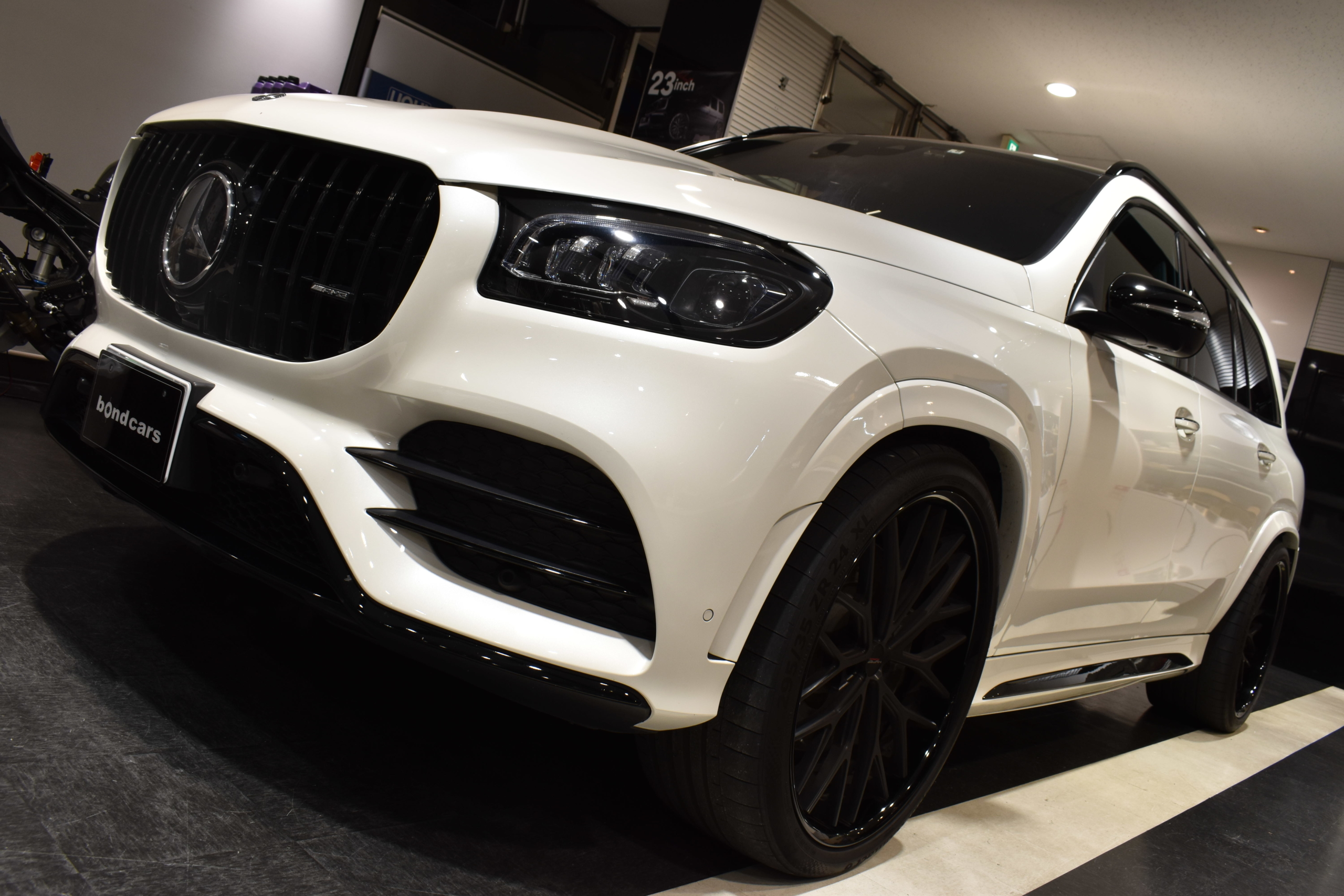 メルセデスベンツ　GLS400ｄ　4MATIC　AMGライン　HYPERFORGED　HF-DIC　24インチアルミ　電動サイドステップ　各部ラッピング　リアモニター×2　ローダウン