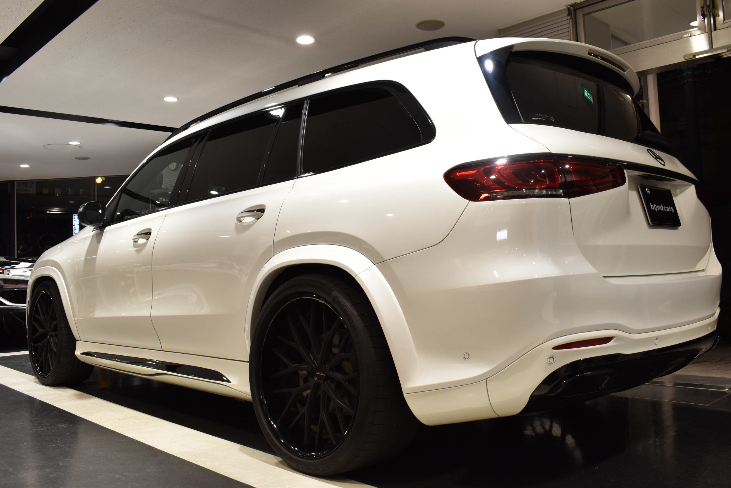メルセデスベンツ　GLS400ｄ　4MATIC　AMGライン　HYPERFORGED　HF-DIC　24インチアルミ　電動サイドステップ　各部ラッピング　リアモニター×2　ローダウン