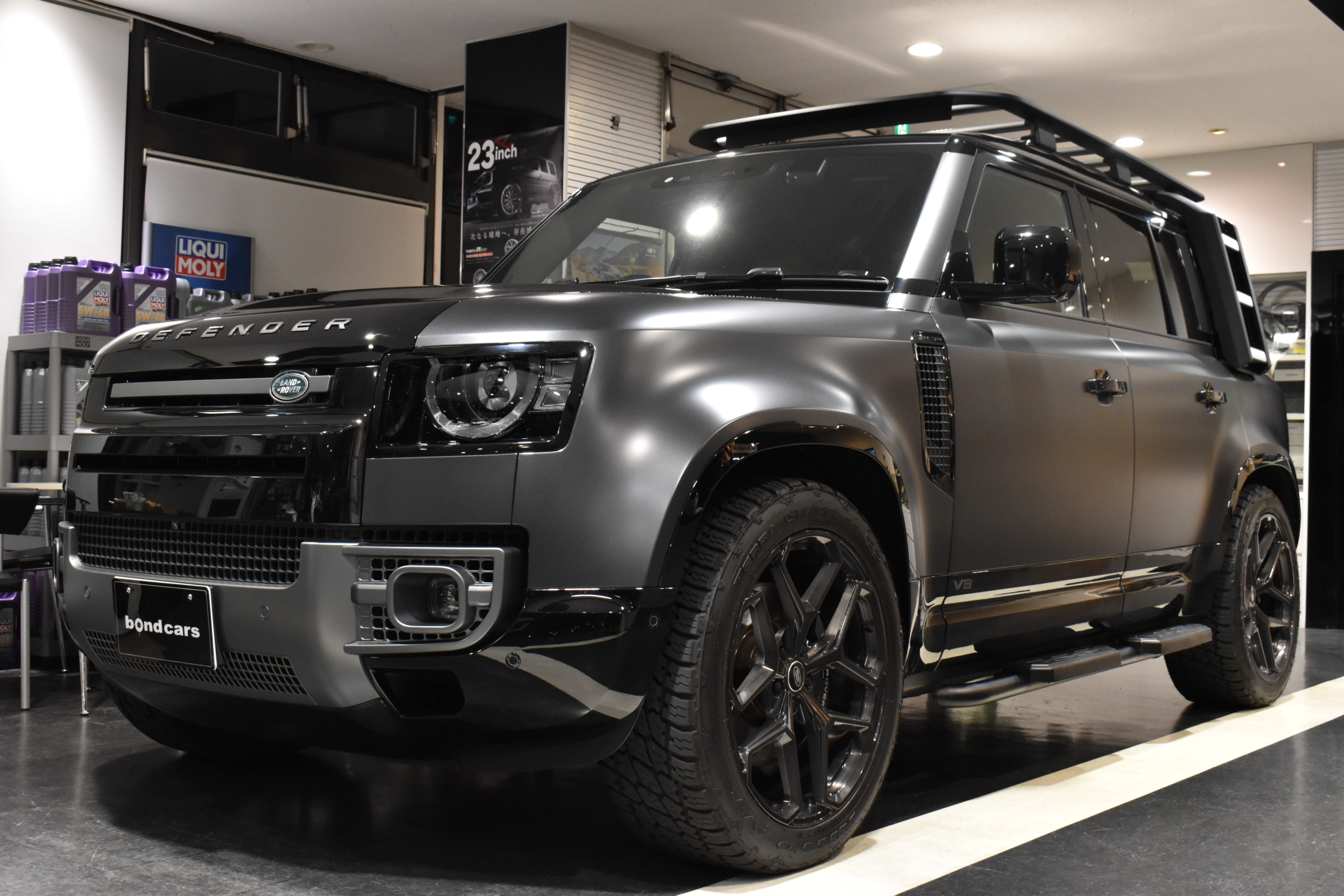 ランドローバー ディフェンダー110 V8 カルパチアンED(限定車) 純正ルーフキャリア他 BC FORGED 22インチ URBAN AUTOMOTIVE(ハイパワーLED/FOGセット・ブラックサイドステップ・ルーフスポイラー