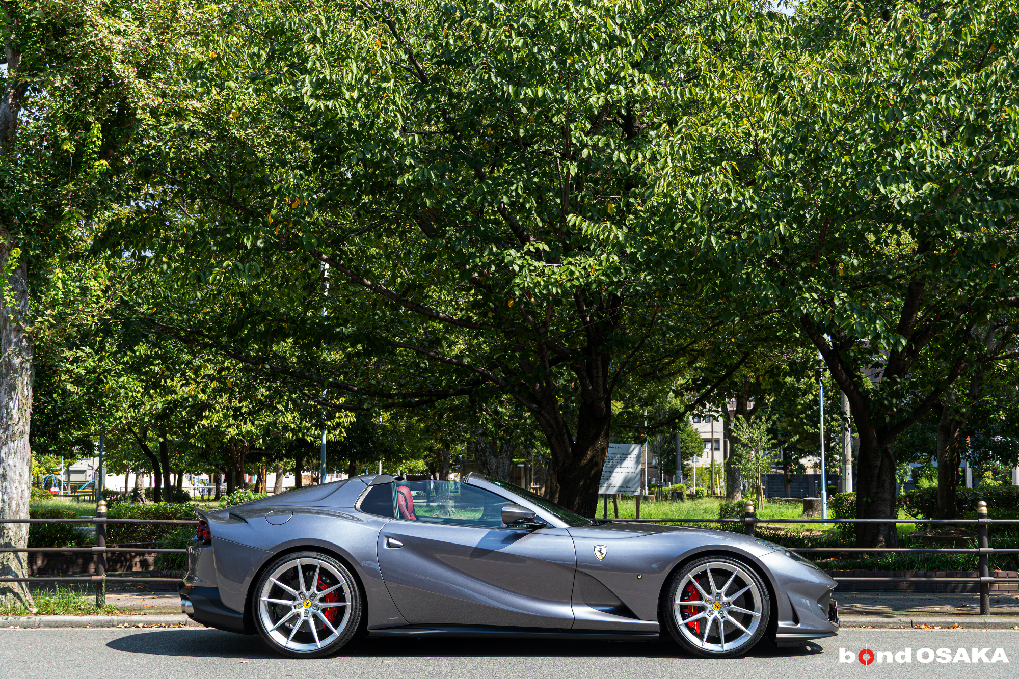 フェラーリ　812 NOVITEC ホイール交換