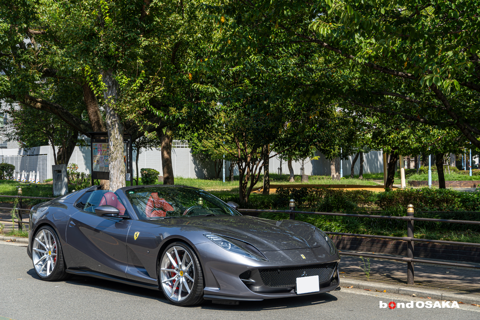 フェラーリ　812 NOVITEC ホイール交換