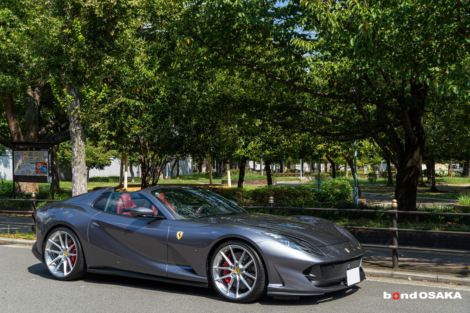 フェラーリ　812 NOVITEC ホイール交換