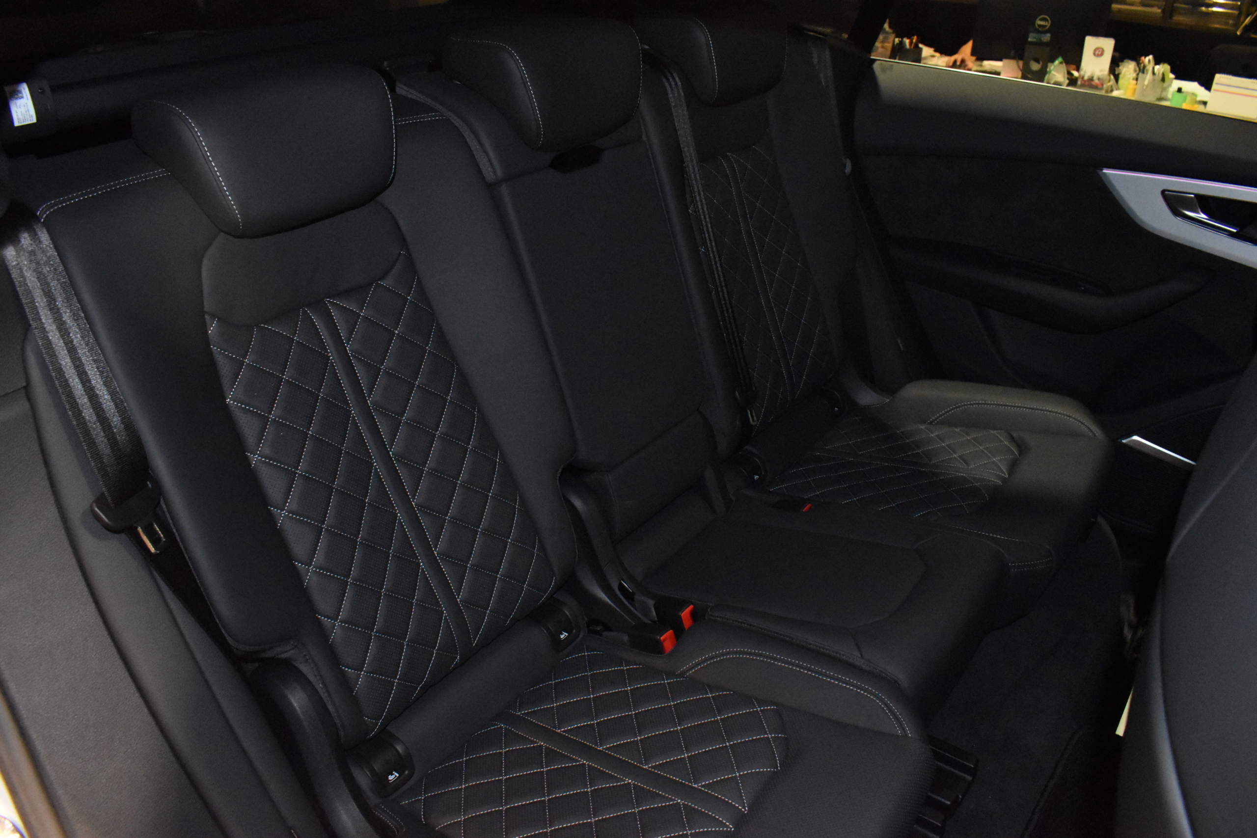 ＡＵＤＩＱ８　５５ＴクワトロＳ－ＬＩＮＥ　グレイシアホワイト　クロスステッチフルレザーシート（ヒーター＆Ｆベンチレーション）　パノラミックスライディングルーフ　ＡＢＴエアロパーツ　BC FORGED　２３インチAW　キャリパーペイント