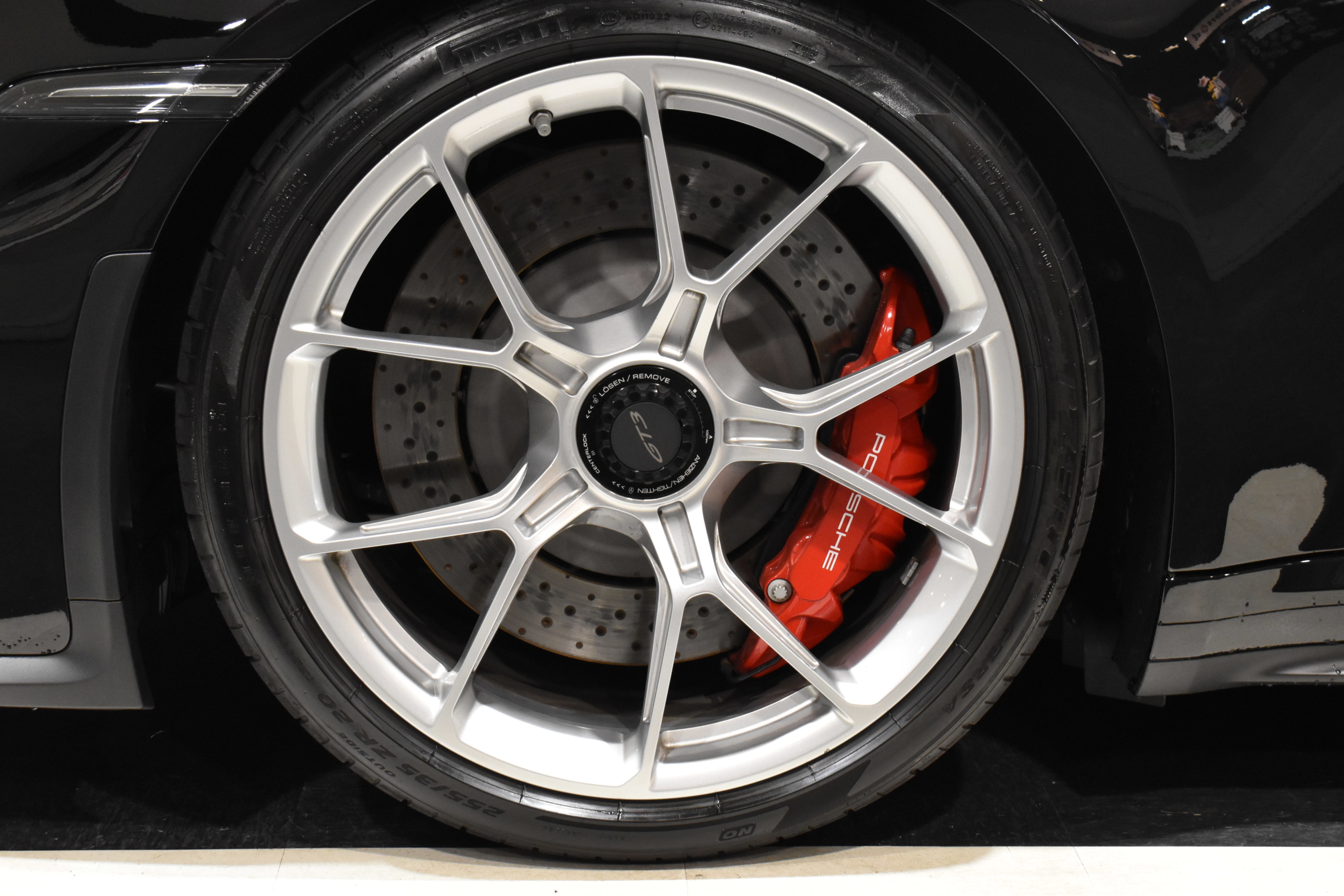 ポルシェ992　GT3　6MT　スポーツクロノ　カーボンルーフ　カーボンインテリア　フロントリフター　電動シート　スポーツＥＸ