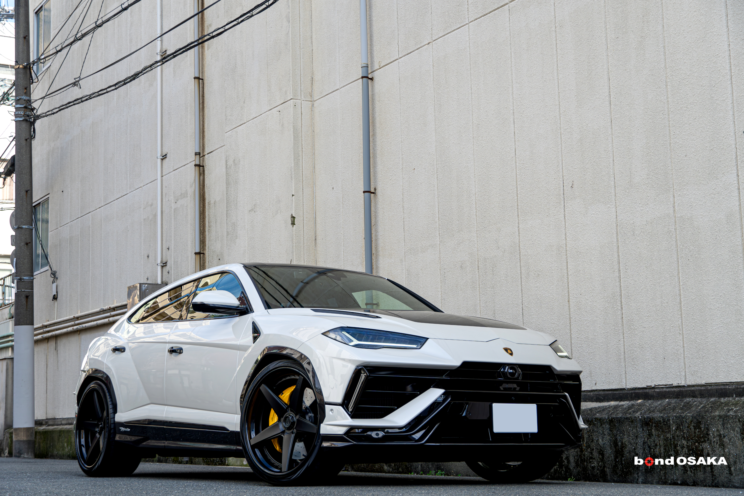 ウルス　ペルフォルマンテ　ローダウン　ホイール交換　Anrky カーボン　カスタム
