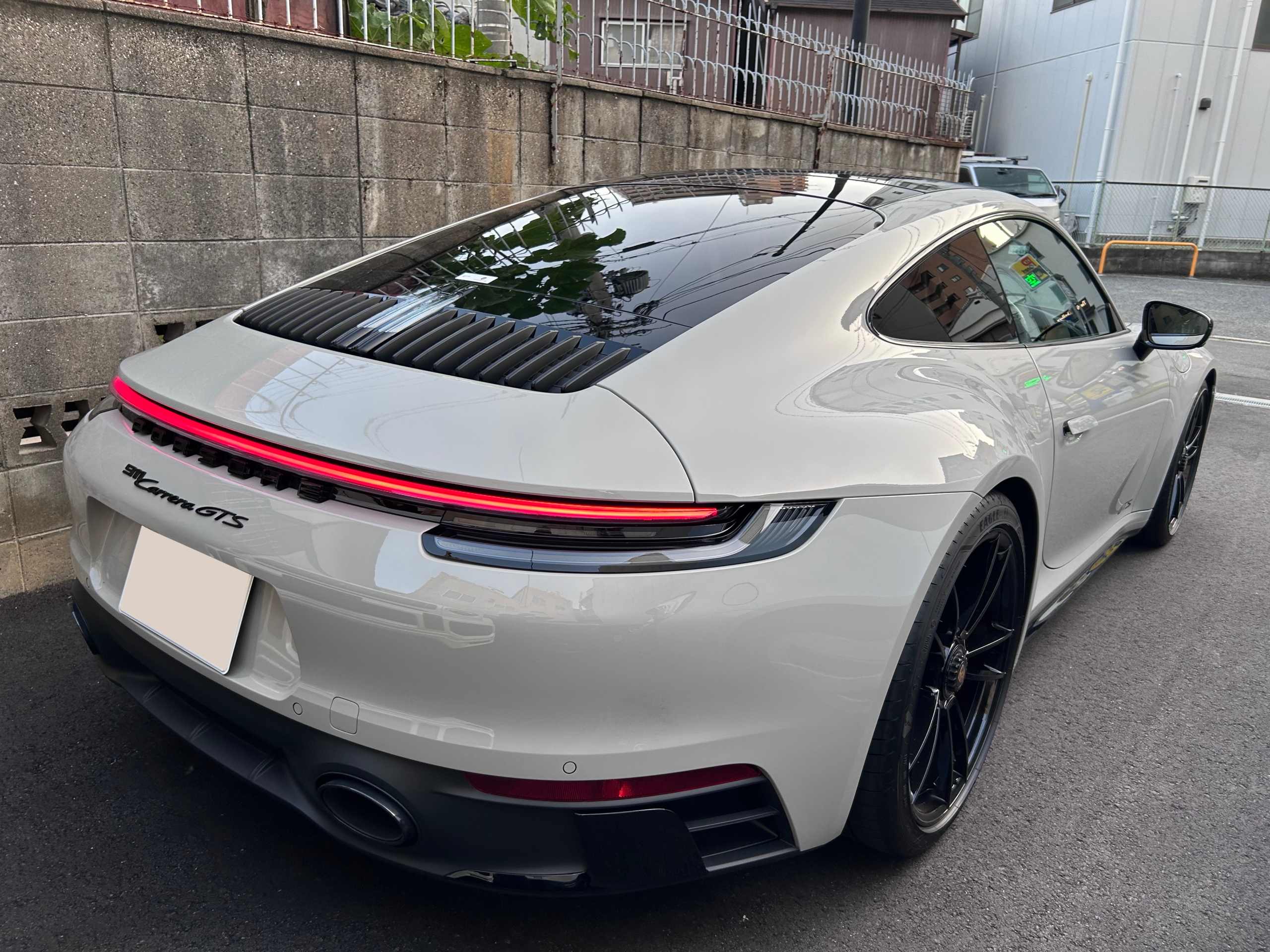 ポルシェ　992　エアロ　ダックテール　カスタム