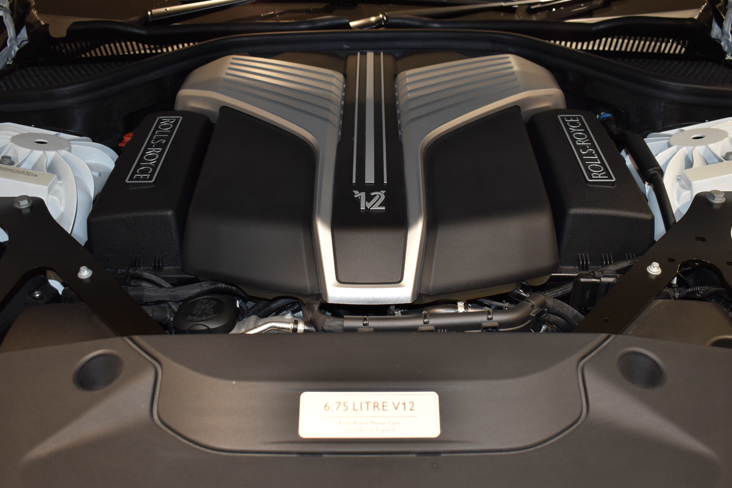 ロールスロイス　ゴーストⅢ　コーチライン　シューティングスターヘッドライナー　リアエンターテイメント　クリスタルSOE　MANSORYフルＫＩＴ　MANSORY22インチアルミホイール　ローダウン　レーダー＆ドラレコ