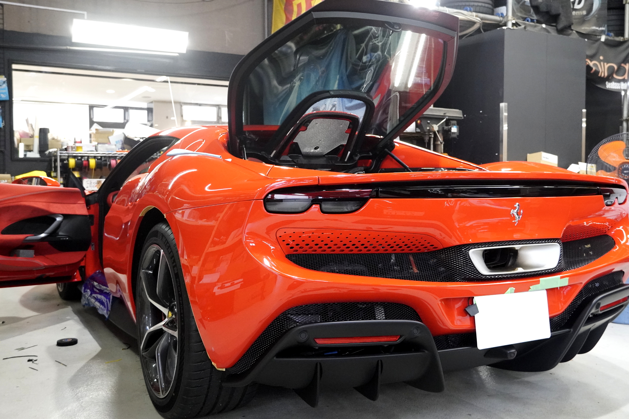 フェラーリ 296 デジタルインナーミラー