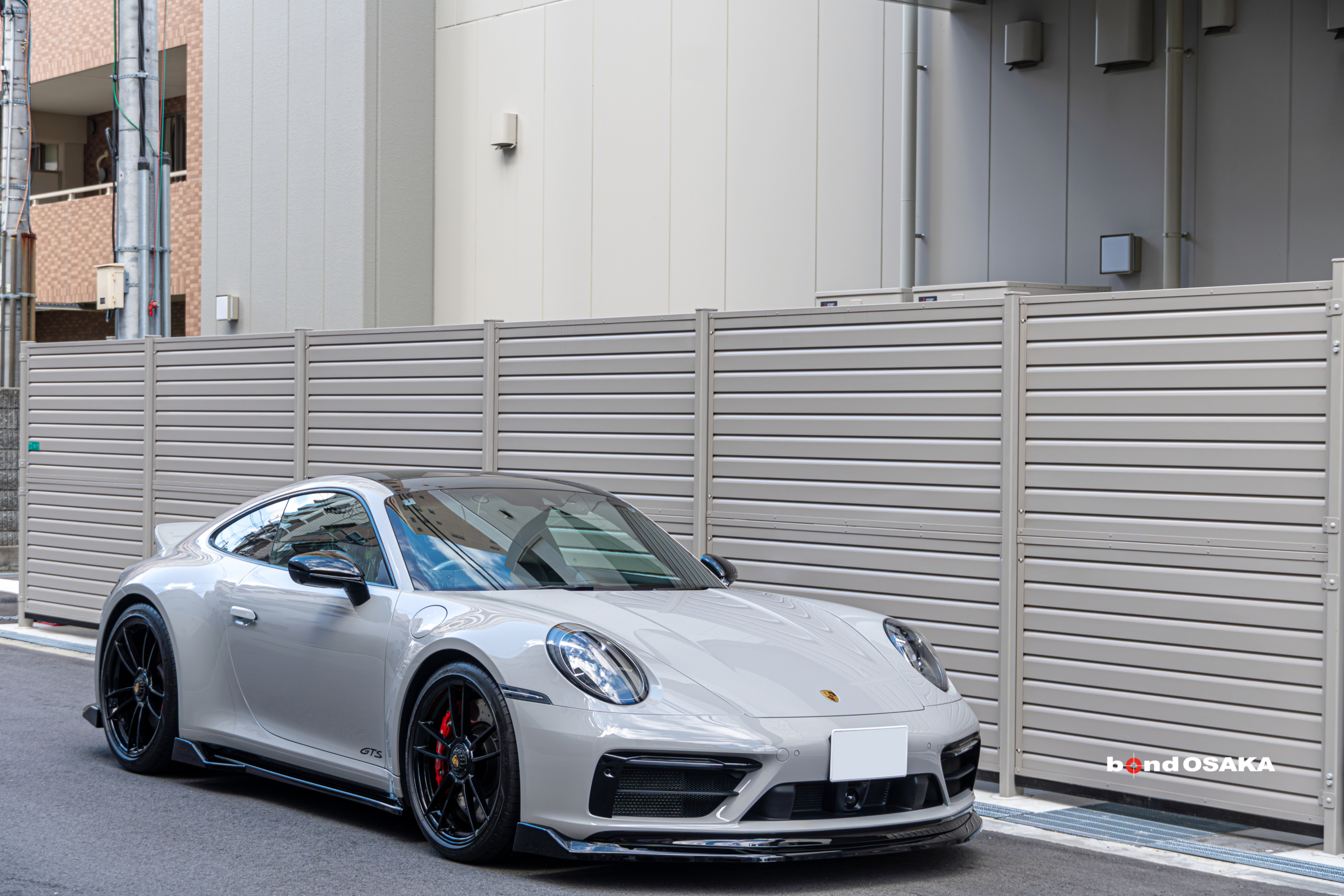ポルシェ　992　エアロ　ダックテール　カスタム