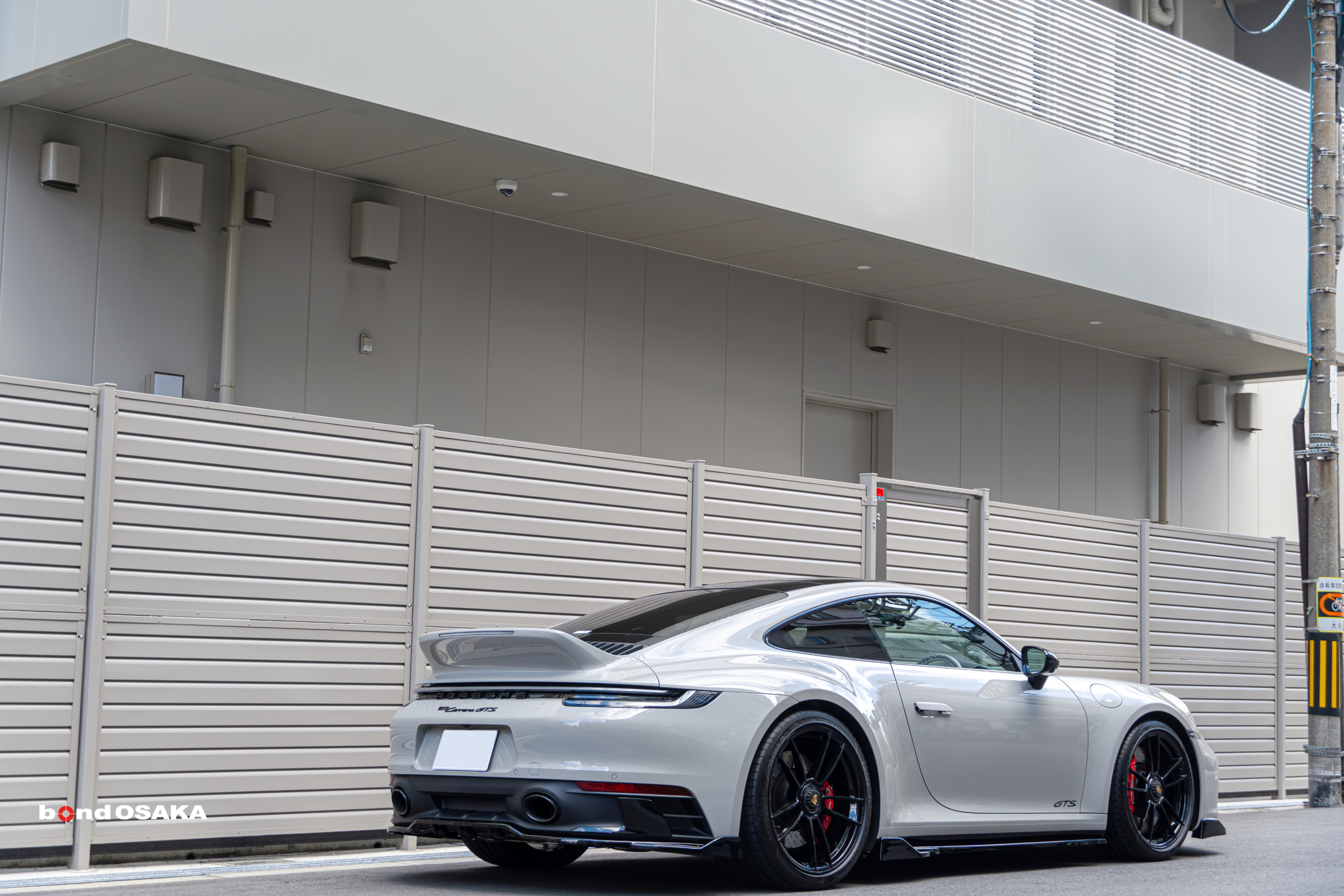 ポルシェ　992　エアロ　ダックテール　カスタム