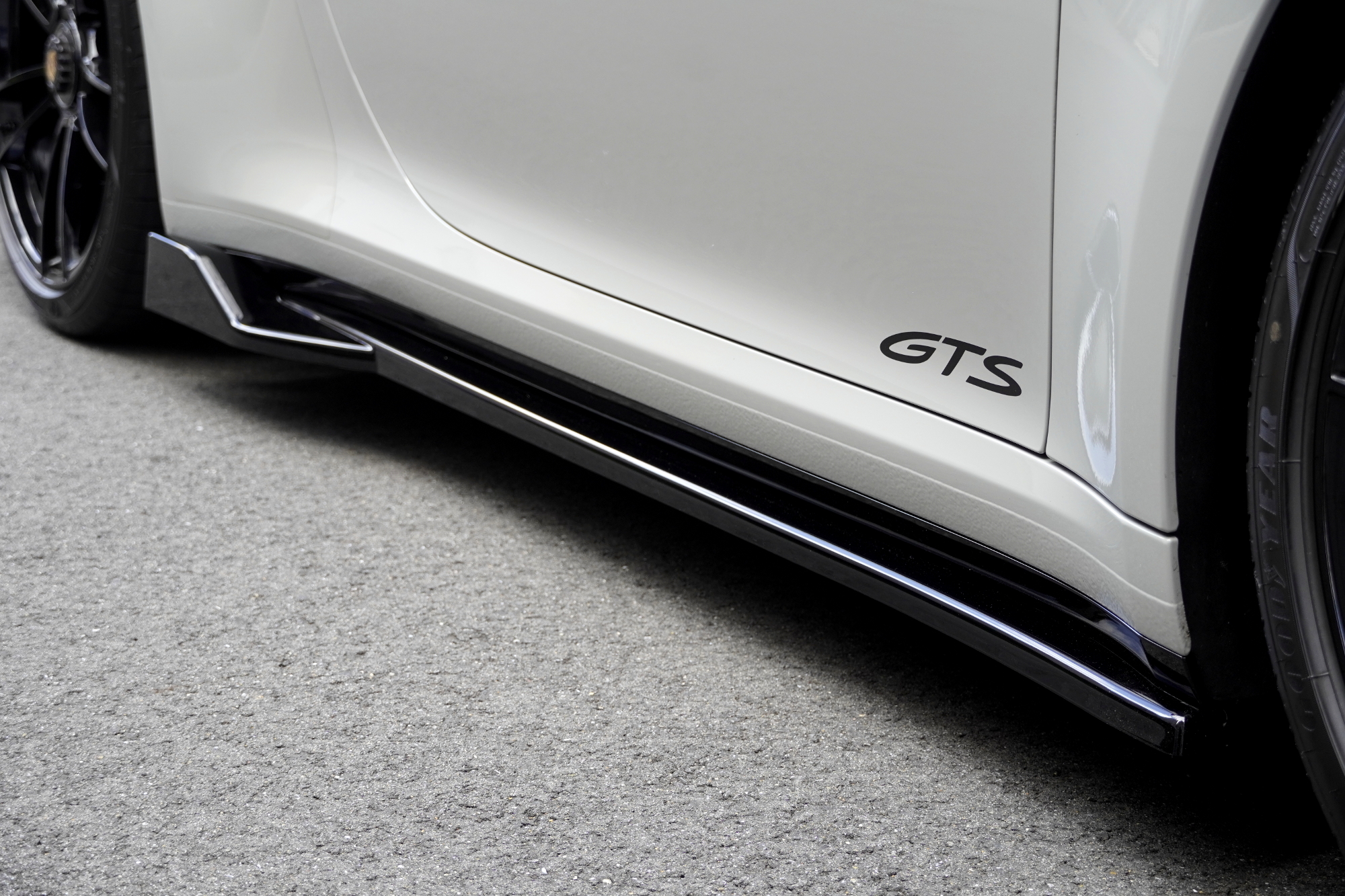 ポルシェ　992　エアロ　ダックテール　カスタム