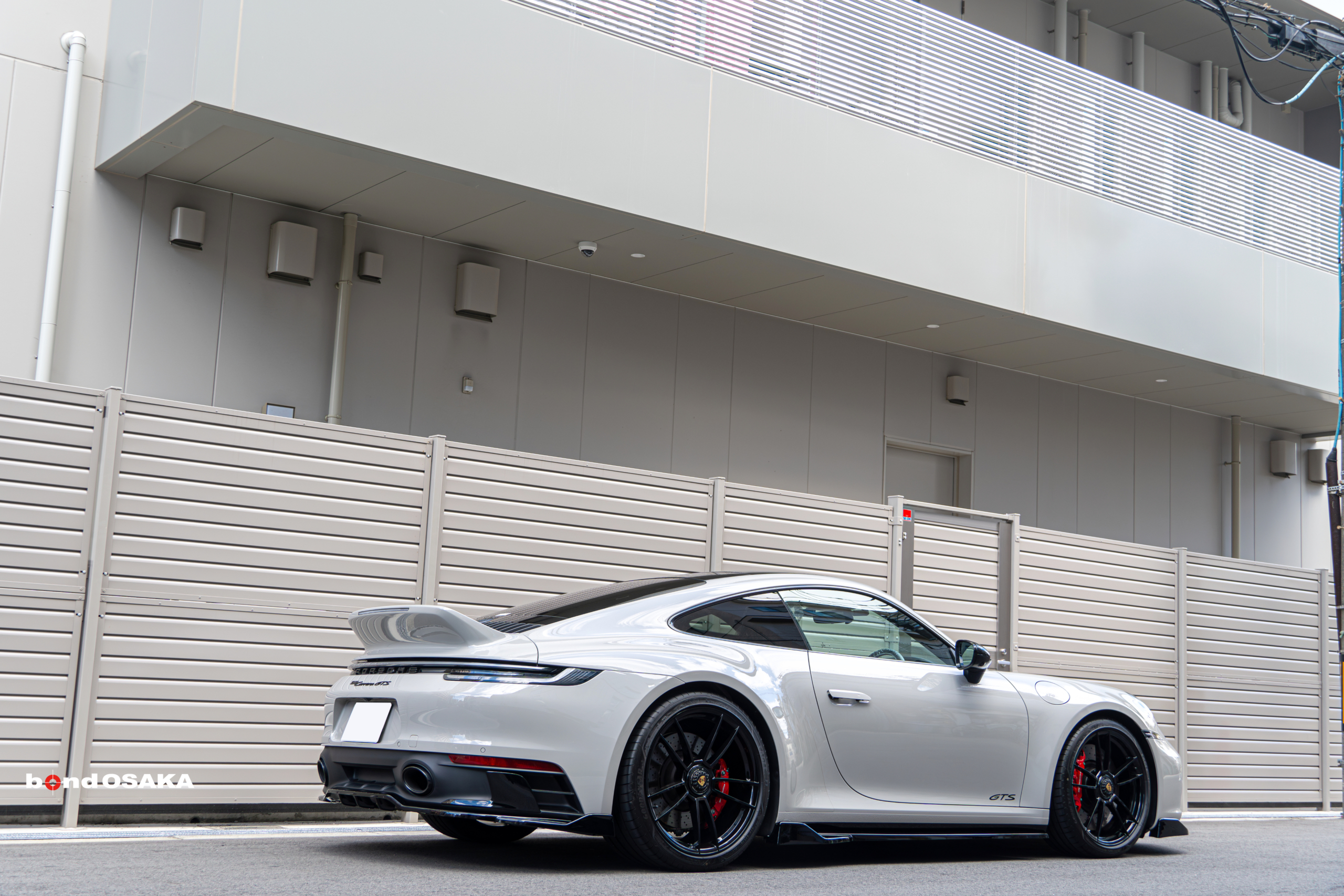ポルシェ　992　エアロ　ダックテール　カスタム