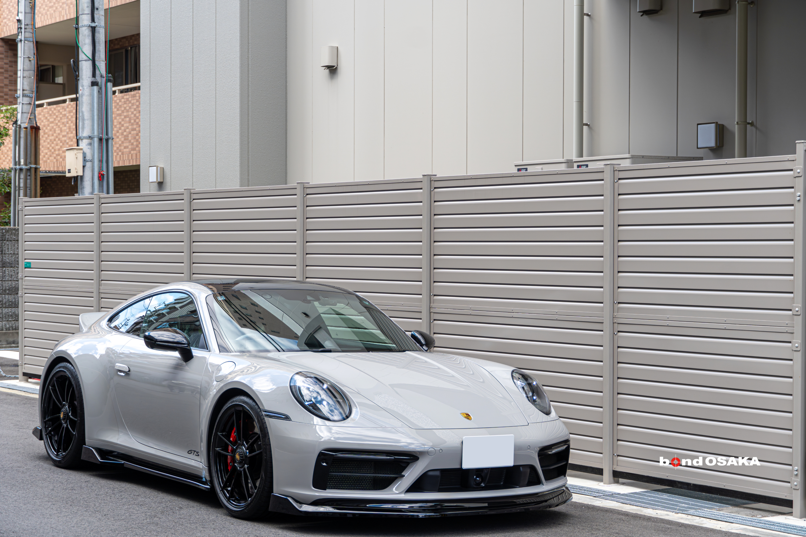 ポルシェ　992　エアロ　ダックテール　カスタム