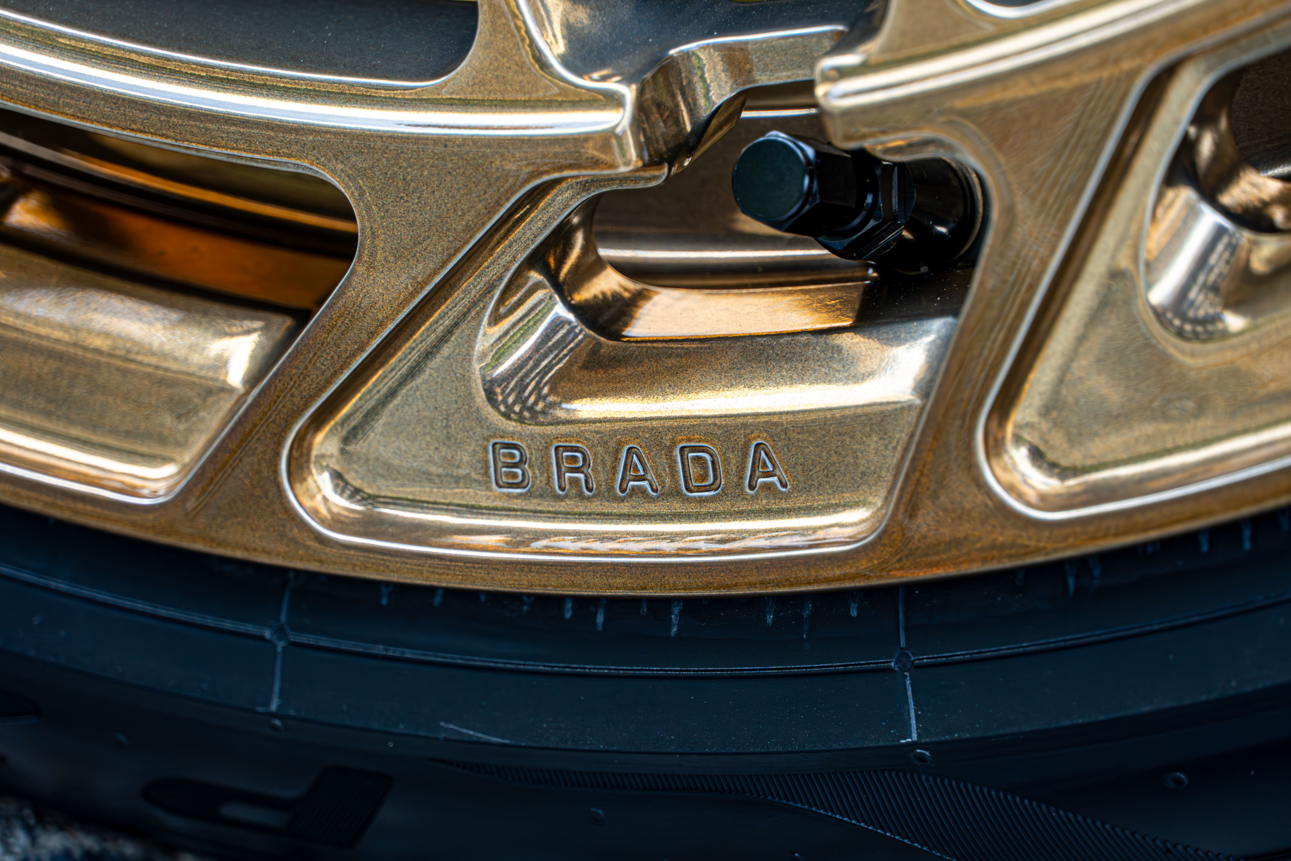 Lamborghini Aventador Ultimae BRADA Wheels　ボンド大阪