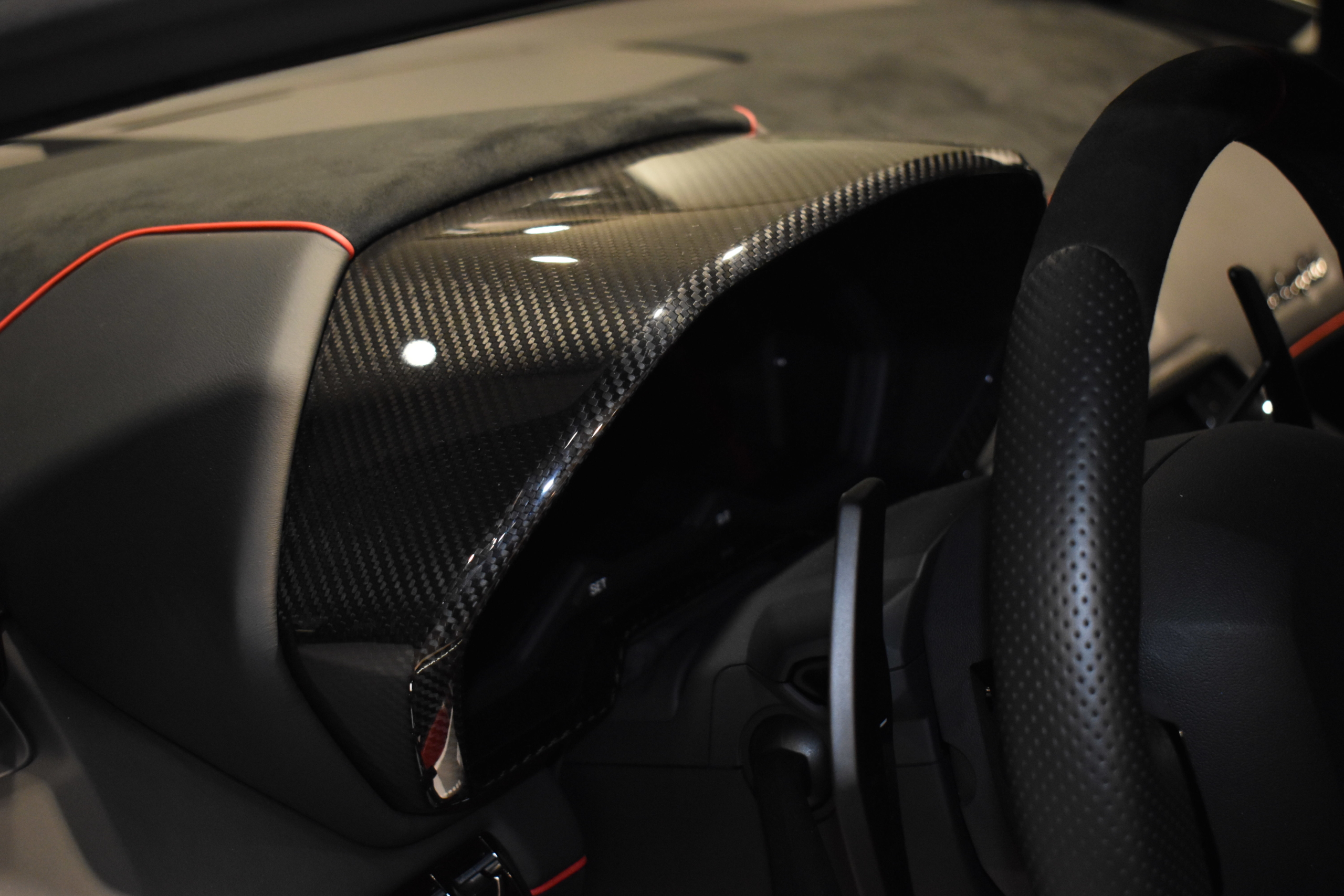 ランボルギーニ　アヴェンタドール　LP770-4　ＳＶＪ　世界900台限定車　カーボンインテリアパネル　フルバケットシート　デジタルインナーミラー　レーダー