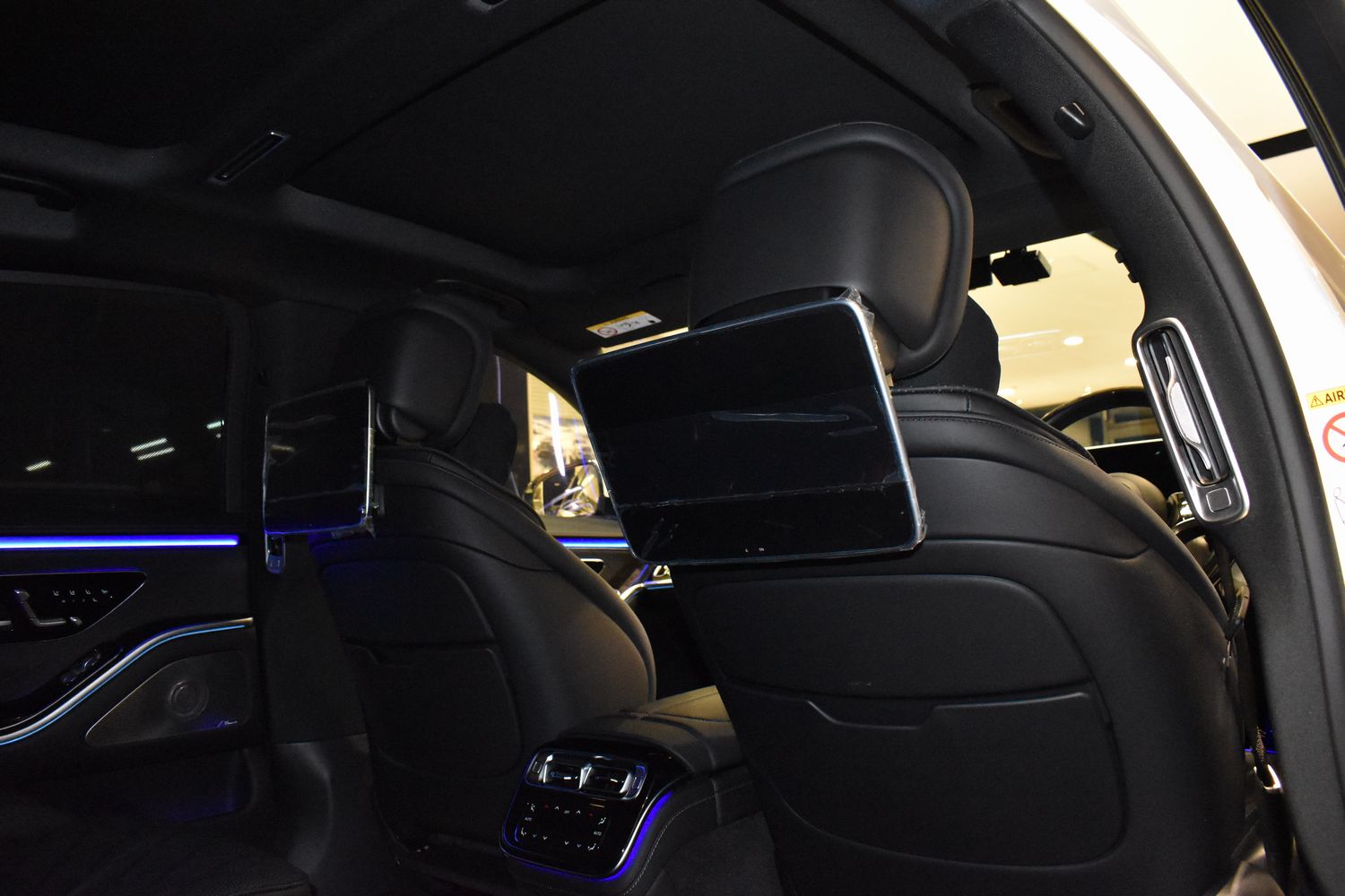 Ｓ５００４ＭロングＡＭＧライン　ダイヤモンドホワイト　リアコンフォートパッケージ　ＢＲＡＢＵＳフロント・リアスポイラー　ANRKY２２インチアルミホイール　ローダウン　デジタルインナーミラー　３Ｄツイーター