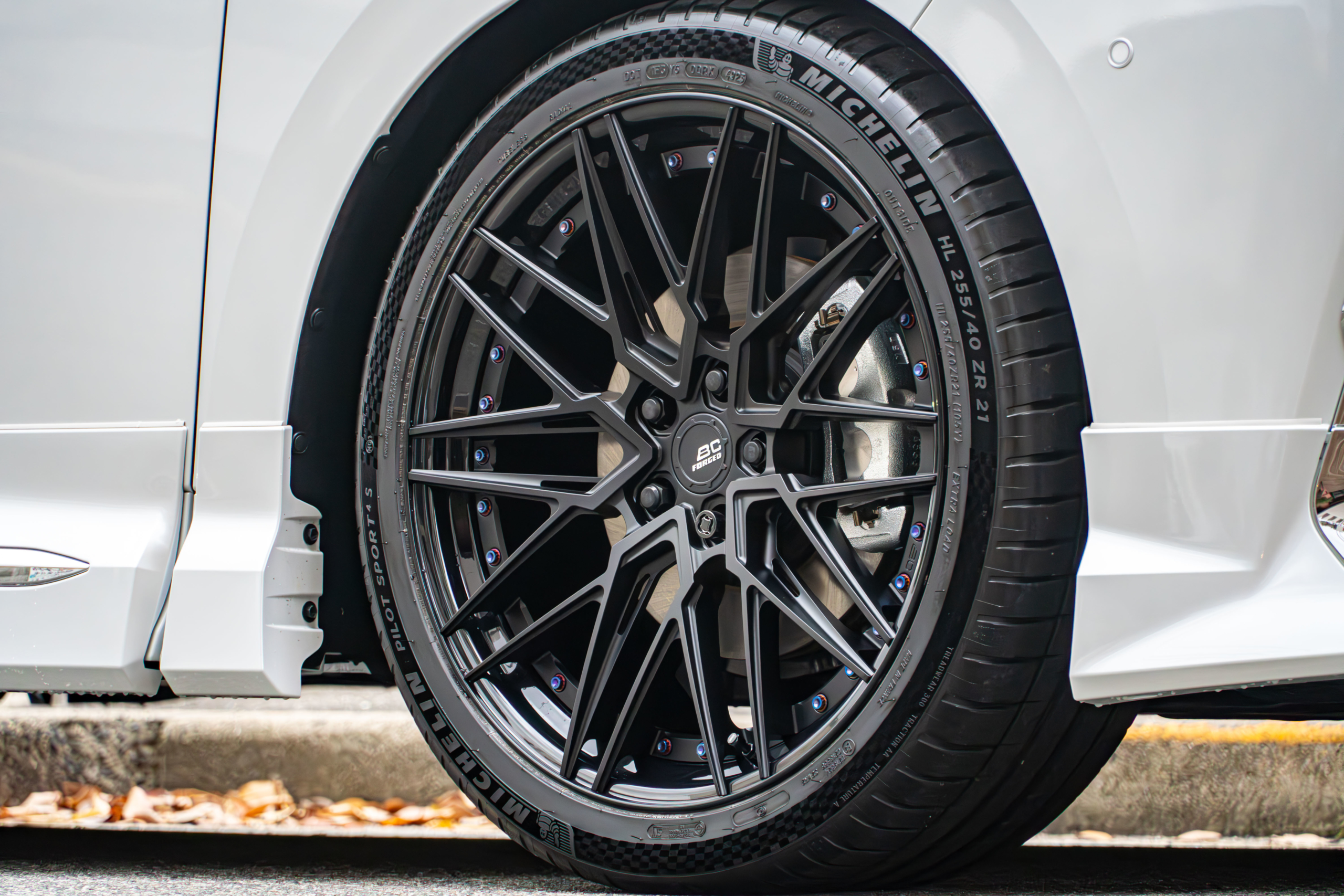 TOYOTA 40アルファード×BC Forged HCA386S ホイール ボンド大阪