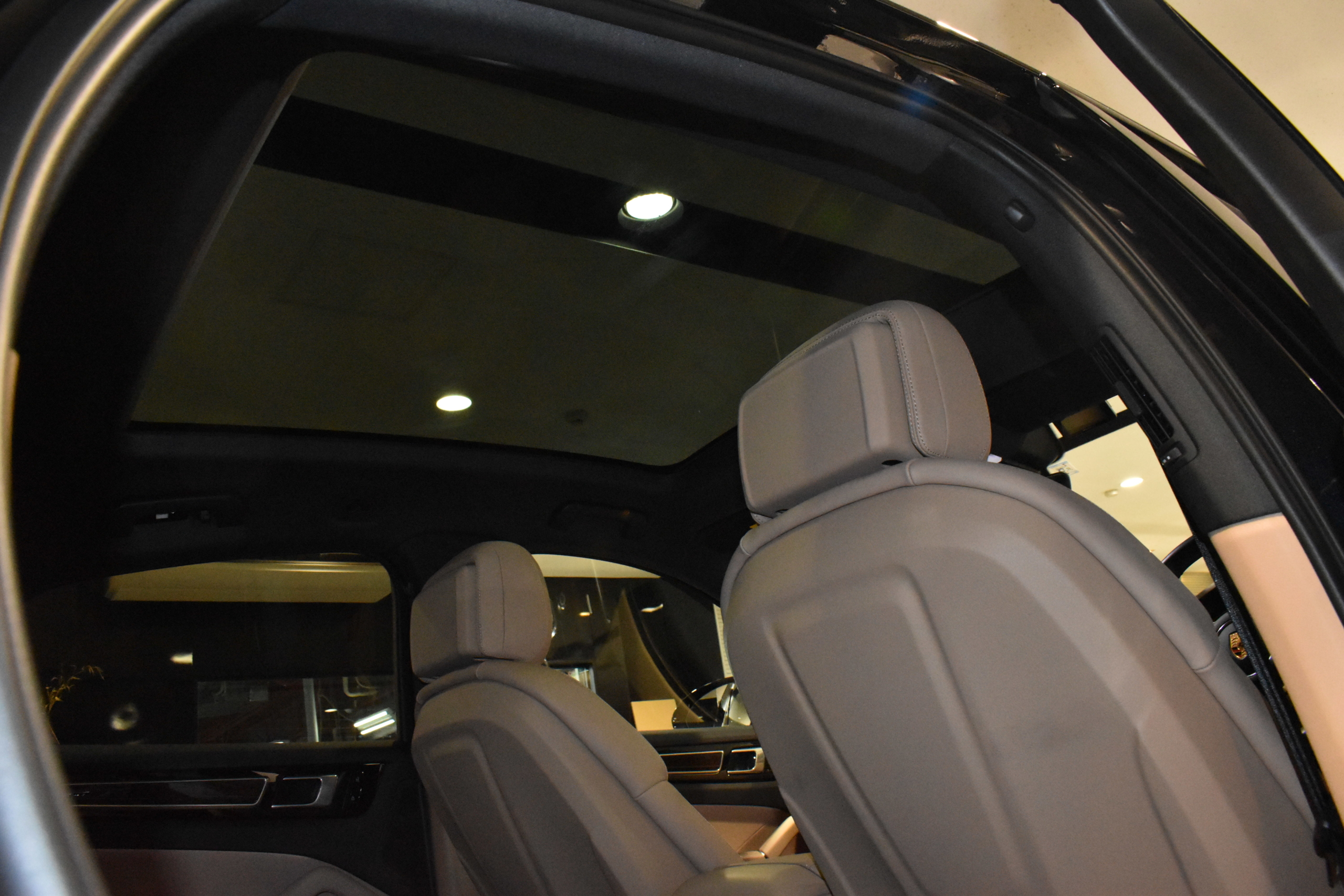 Porsche Cayenne Coupe　エアサス　スポーツエギゾースト　２２インチAW　LEDヘッドライト　14Wayコンフォートシート　テックアートフロントリップ　地デジ　レーダー＆ドライブレコーダー