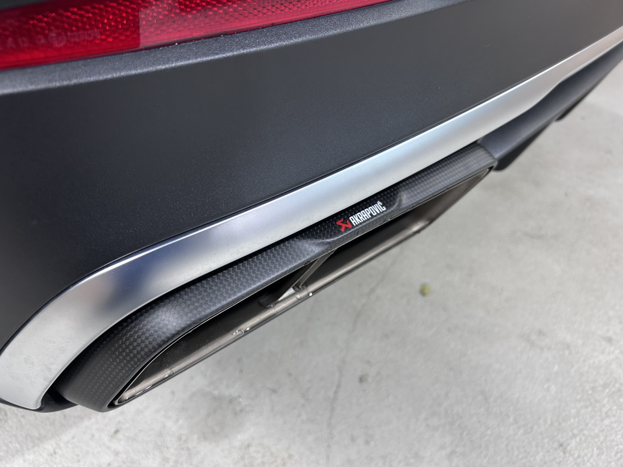 GLS63 Akrapovic マフラー交換 電動サイドステップ