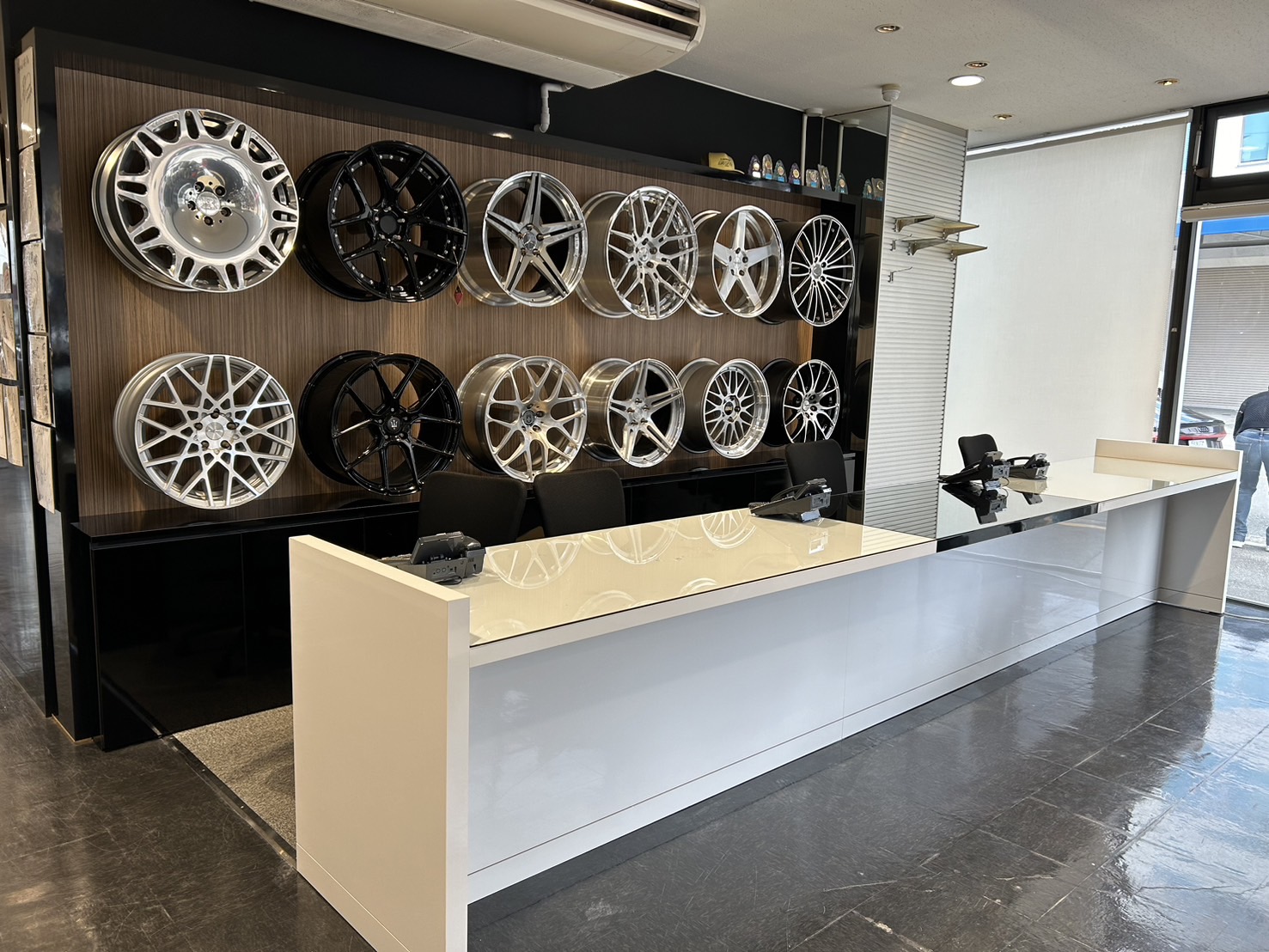 新設カウンター　BOND　OSAKA
