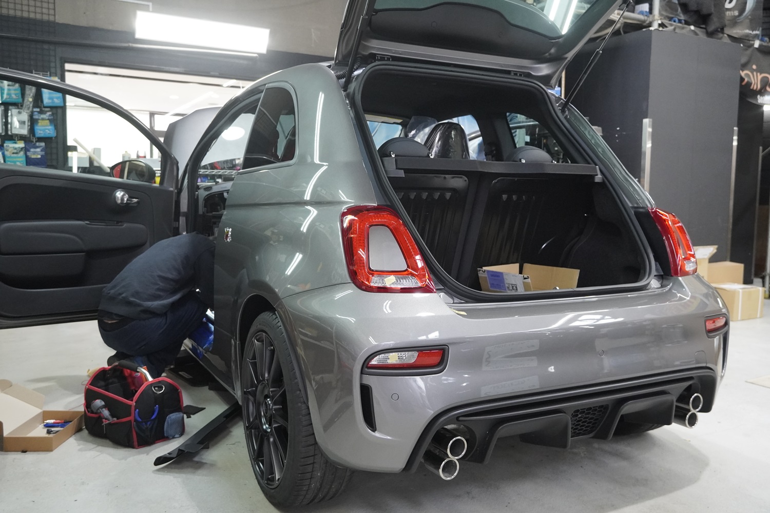 アバルト　695　LED化　デジタルインナーミラー　バックカメラ　カスタム