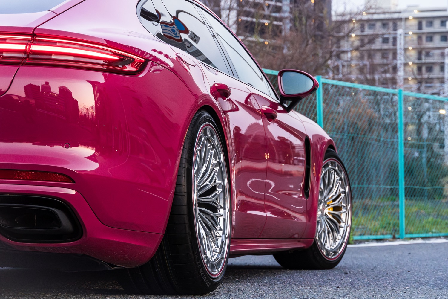 ポルシェ　971　パナメーラ　AKforged 22インチ　ホイール交換　カスタム