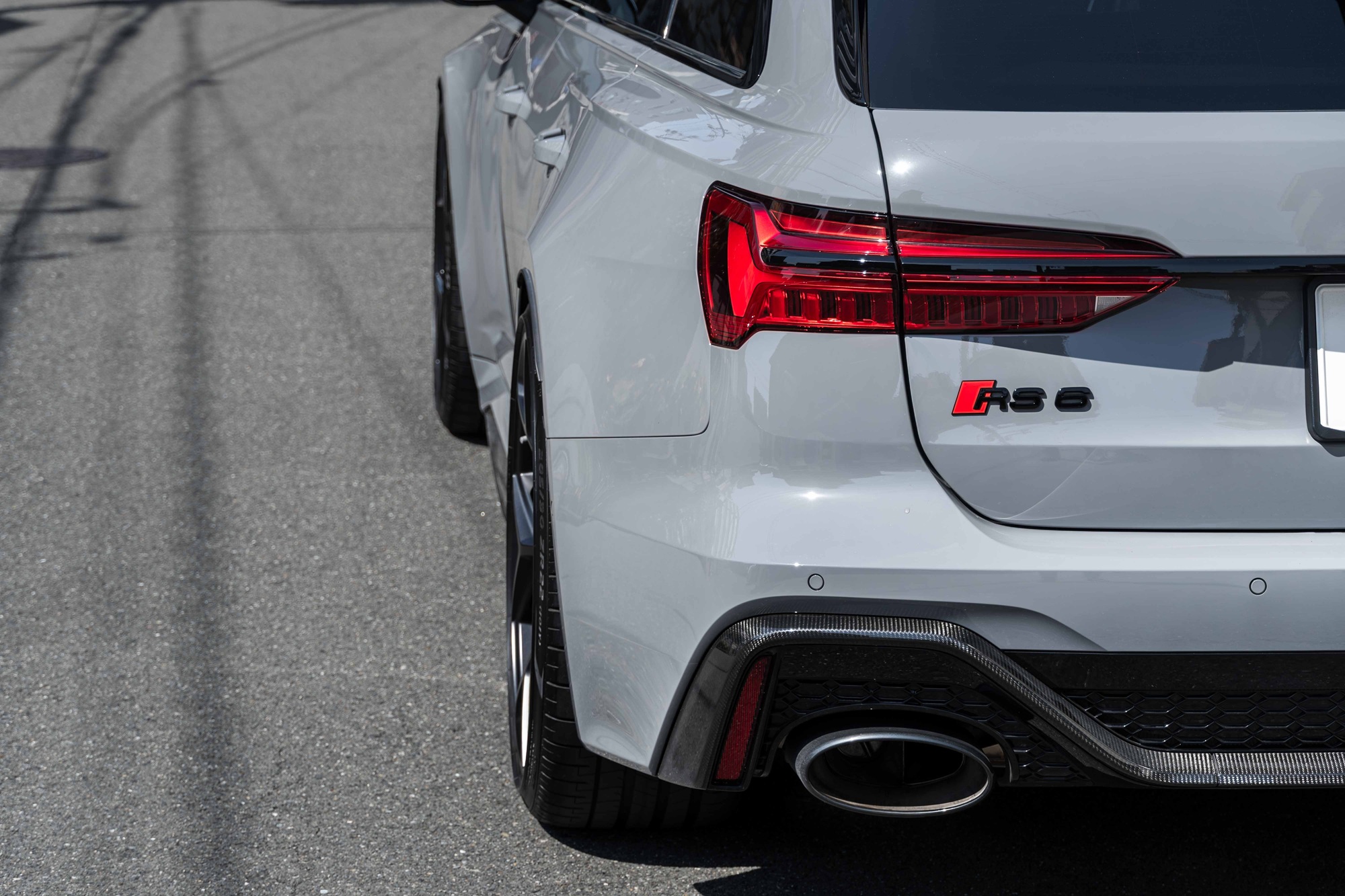 アウディ RS6 ローダウン　KW スペーサー