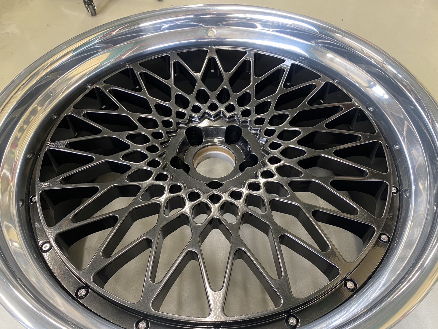 アウディ RS6 アバント AL13 ホイール　カスタム