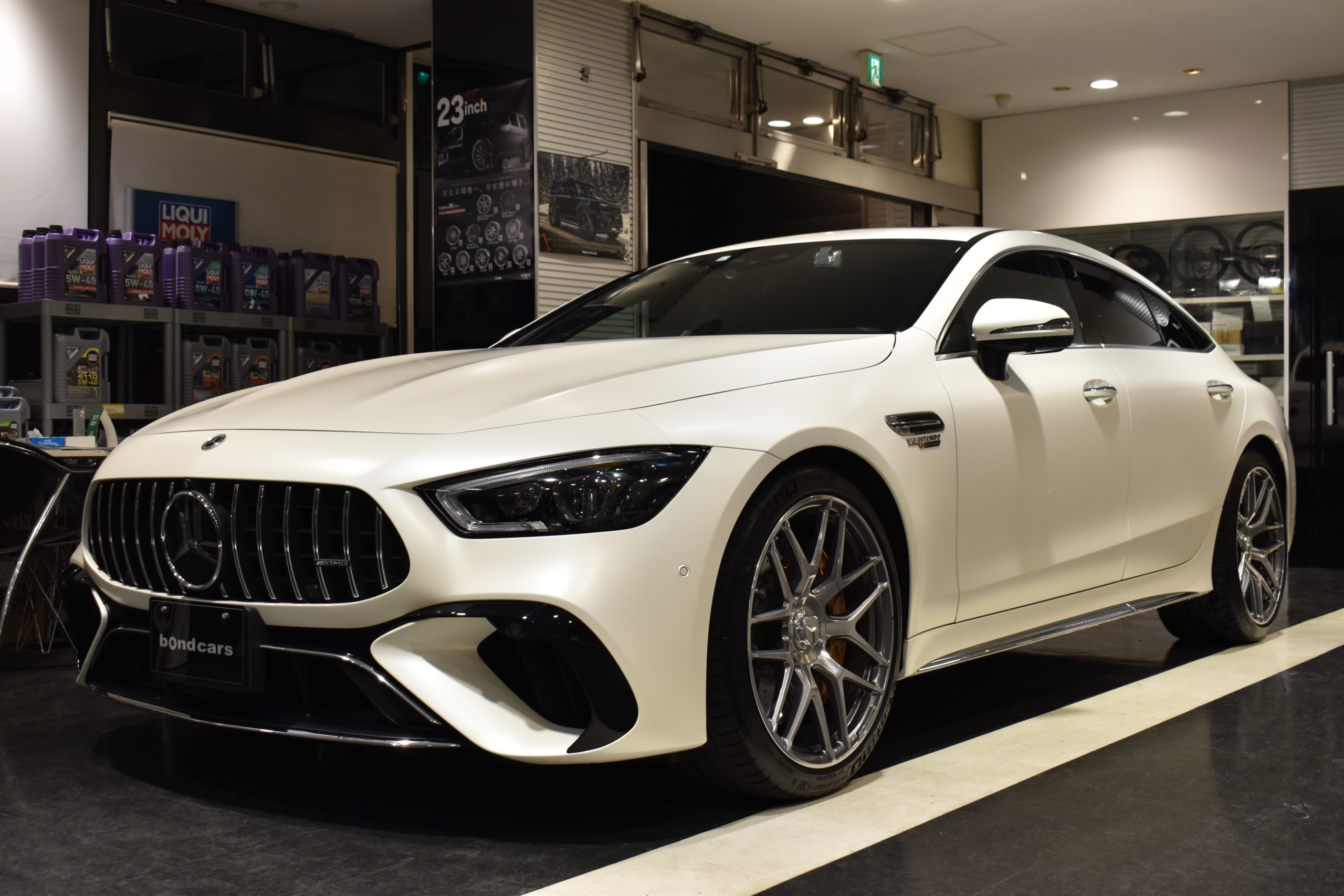 メルセデスAMG 　GT63ｓ　4Dクーペ　Eパフォーマンス　ファーストED　マグノカシミヤホワイト　ヨットブルー/ブラック内装　カーボンブレーキ　天面ポリッシュアルミホイール　レーダー＆ドライブレコーダー