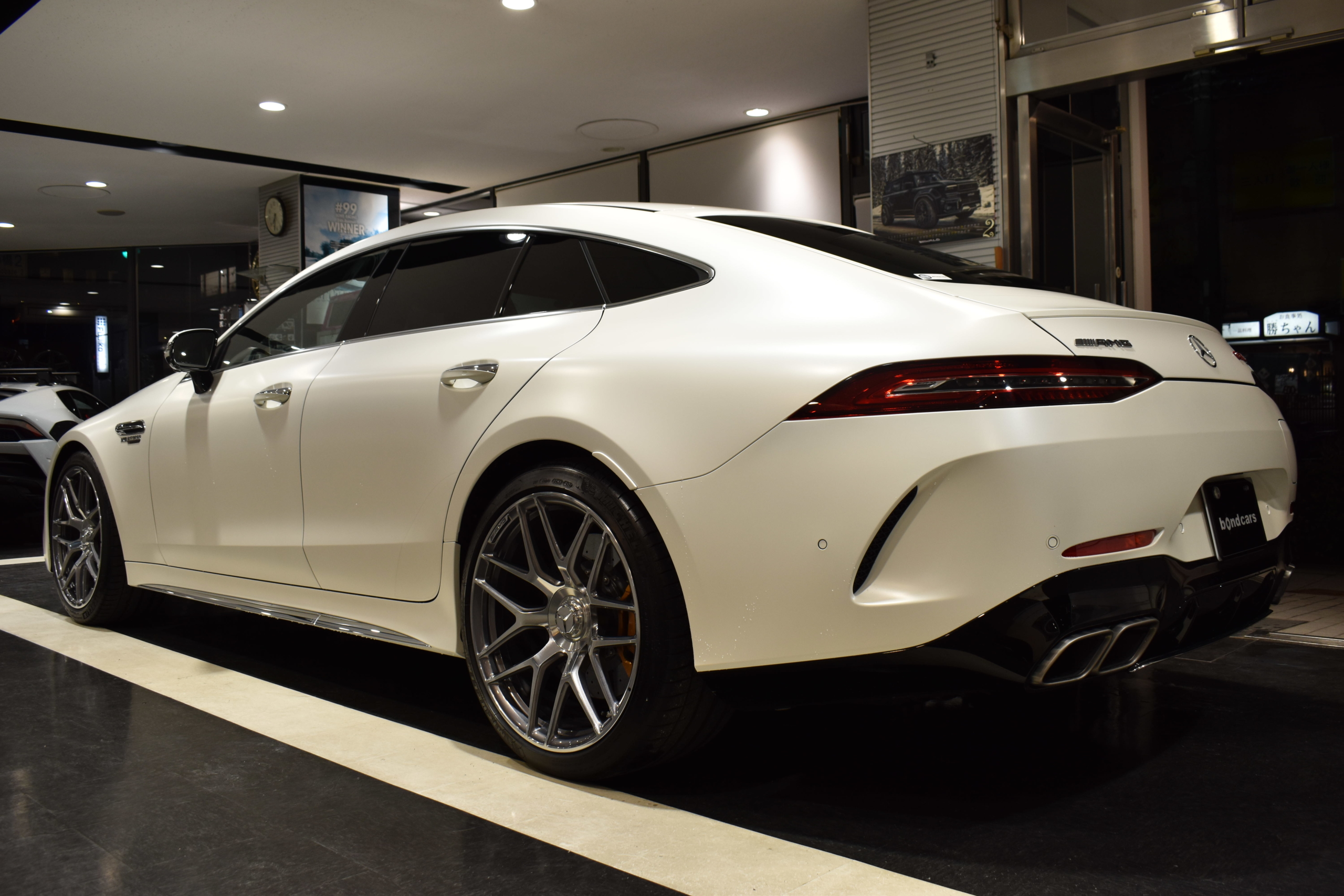 メルセデスAMG 　GT63ｓ　4Dクーペ　Eパフォーマンス　ファーストED　マグノカシミヤホワイト　ヨットブルー/ブラック内装　カーボンブレーキ　天面ポリッシュアルミホイール　レーダー＆ドライブレコーダー