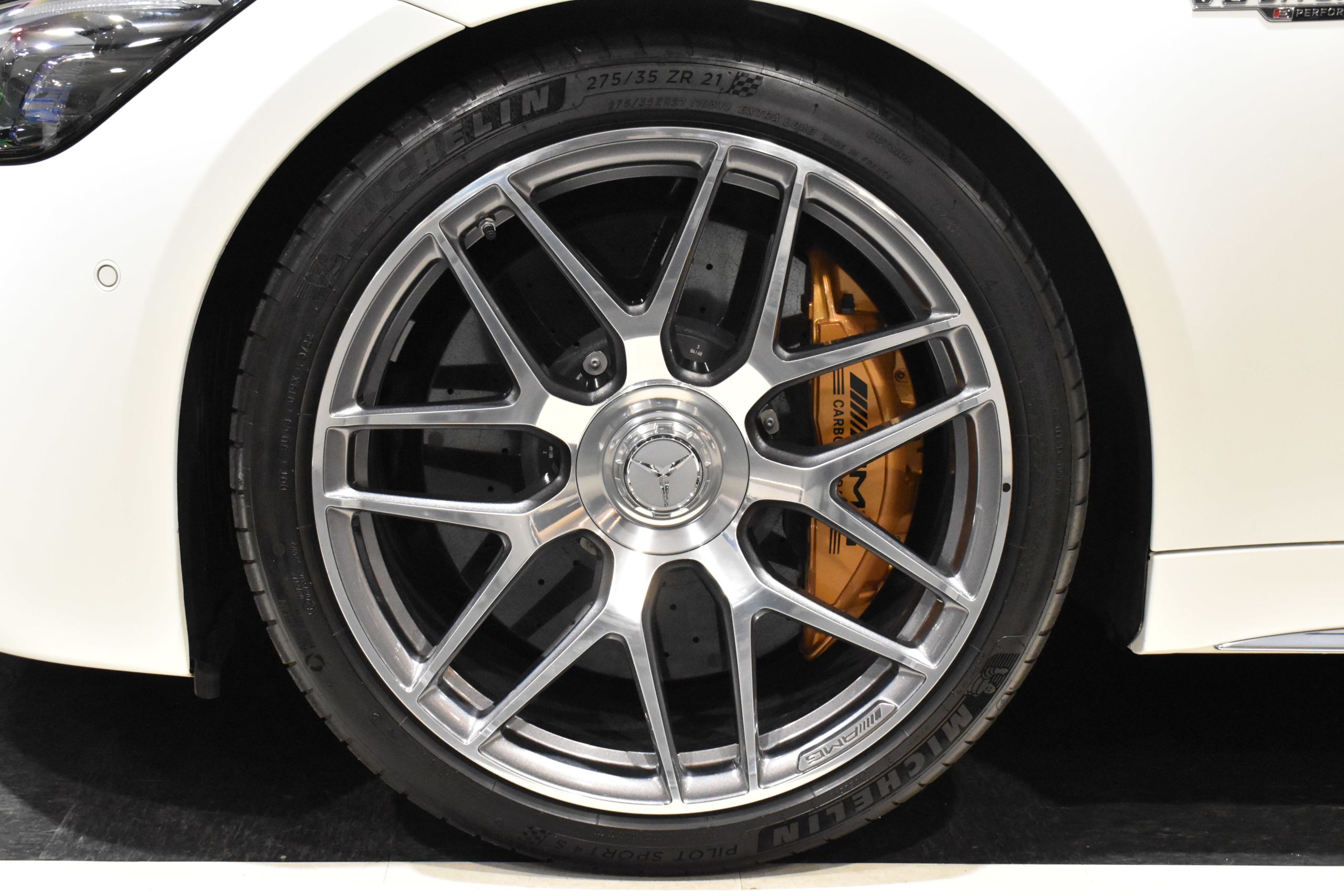 メルセデスAMG 　GT63ｓ　4Dクーペ　Eパフォーマンス　ファーストED　マグノカシミヤホワイト　ヨットブルー/ブラック内装　カーボンブレーキ　天面ポリッシュアルミホイール　レーダー＆ドライブレコーダー