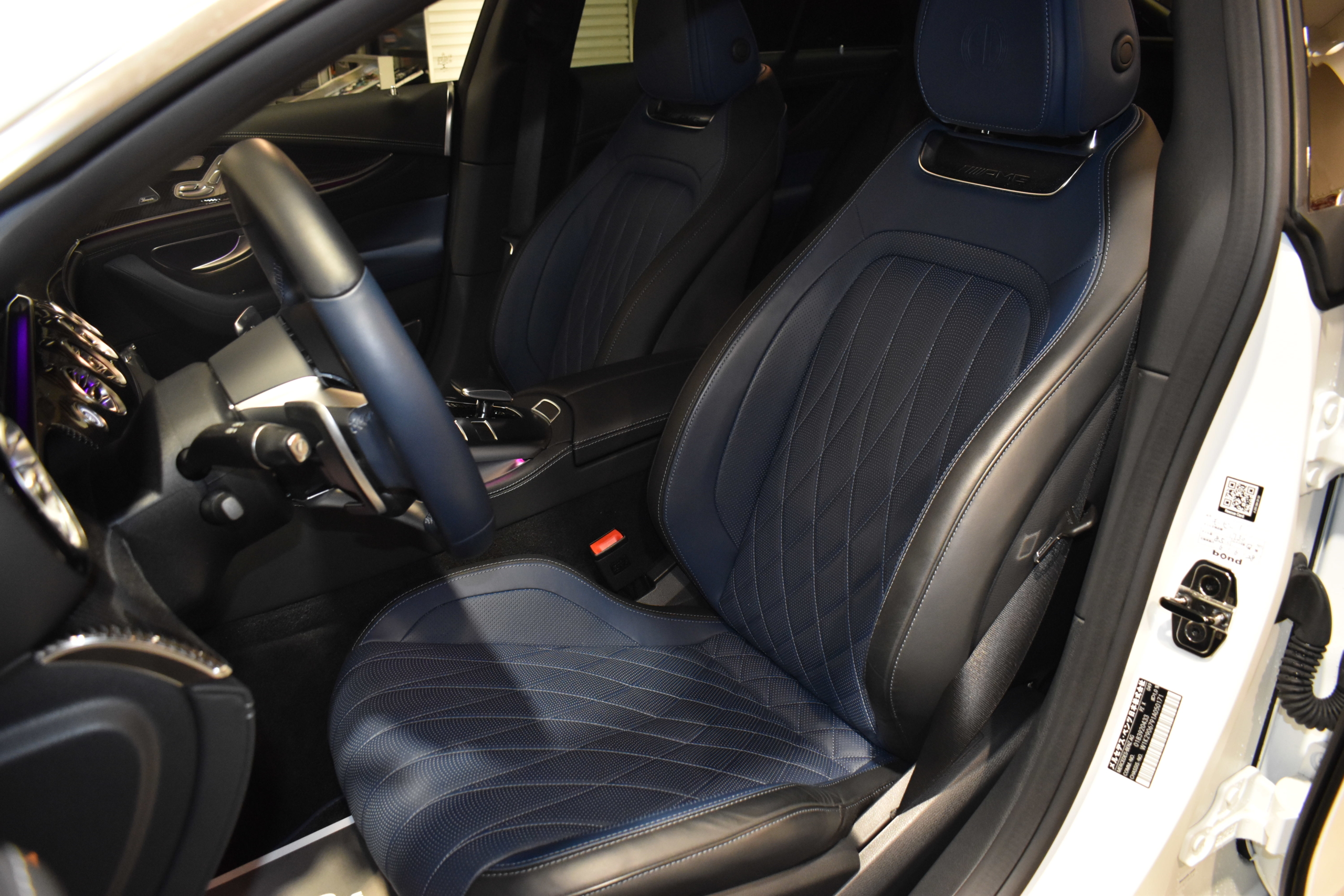 メルセデスAMG 　GT63ｓ　4Dクーペ　Eパフォーマンス　ファーストED　マグノカシミヤホワイト　ヨットブルー/ブラック内装　カーボンブレーキ　天面ポリッシュアルミホイール　レーダー＆ドライブレコーダー