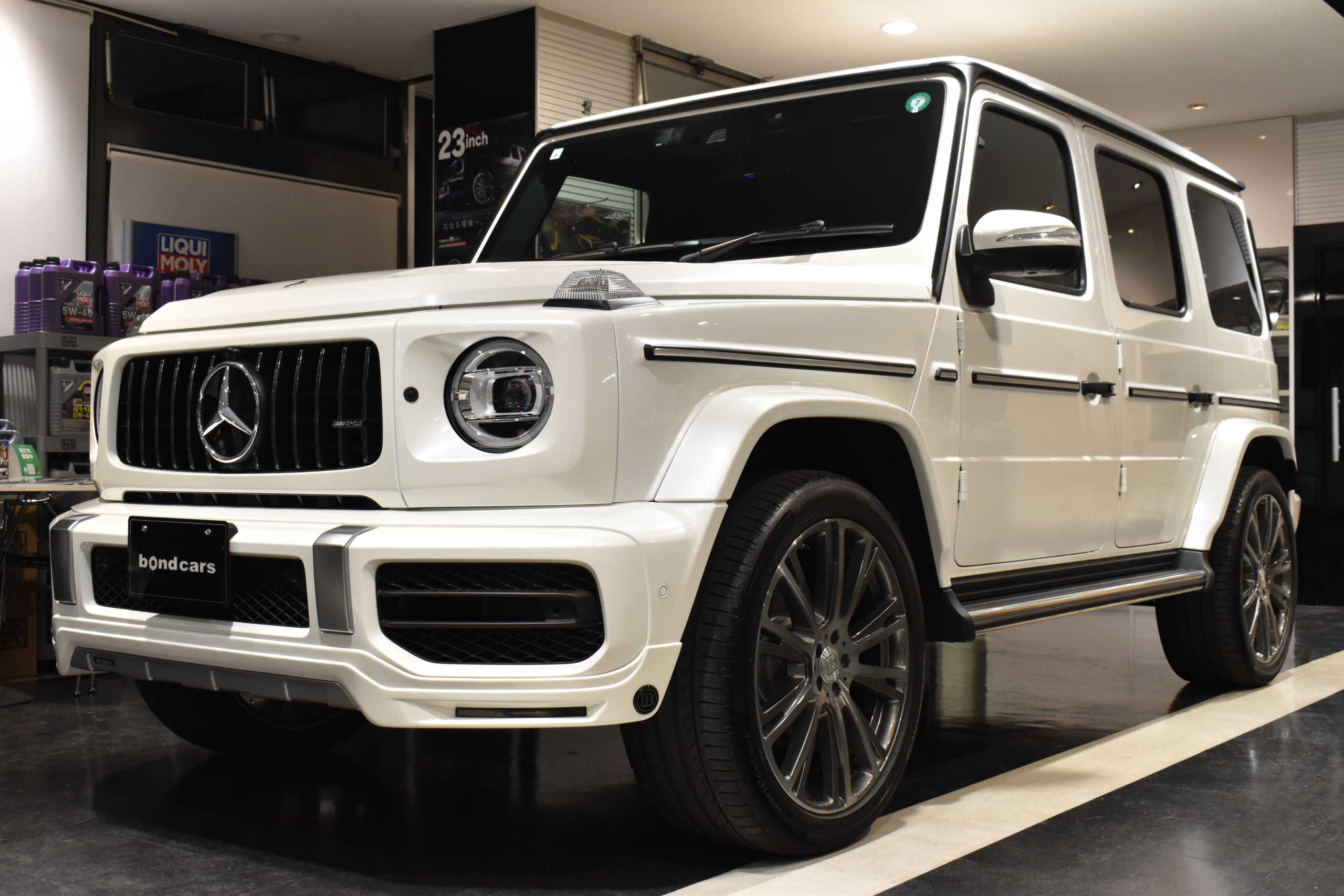 G400d　マヌファクトゥーアプログラム　G63仕様フロントマスク　BRABUSフロントリップ　BRABUSモノR22インチAW　アンビエントエアアウトレット　レーダー＆ドライブレコーダー
