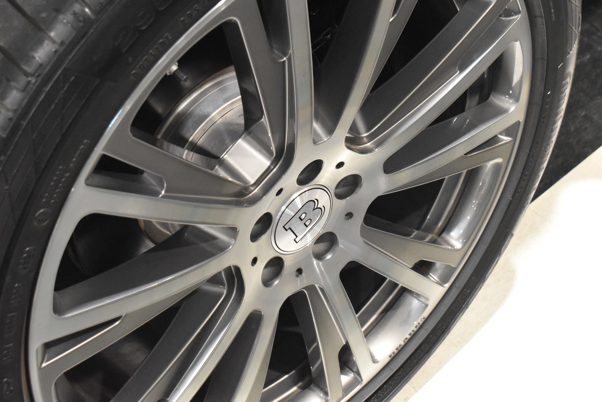 G400d　マヌファクトゥーアプログラム　G63仕様フロントマスク　BRABUSフロントリップ　BRABUSモノR22インチAW　アンビエントエアアウトレット　レーダー＆ドライブレコーダー