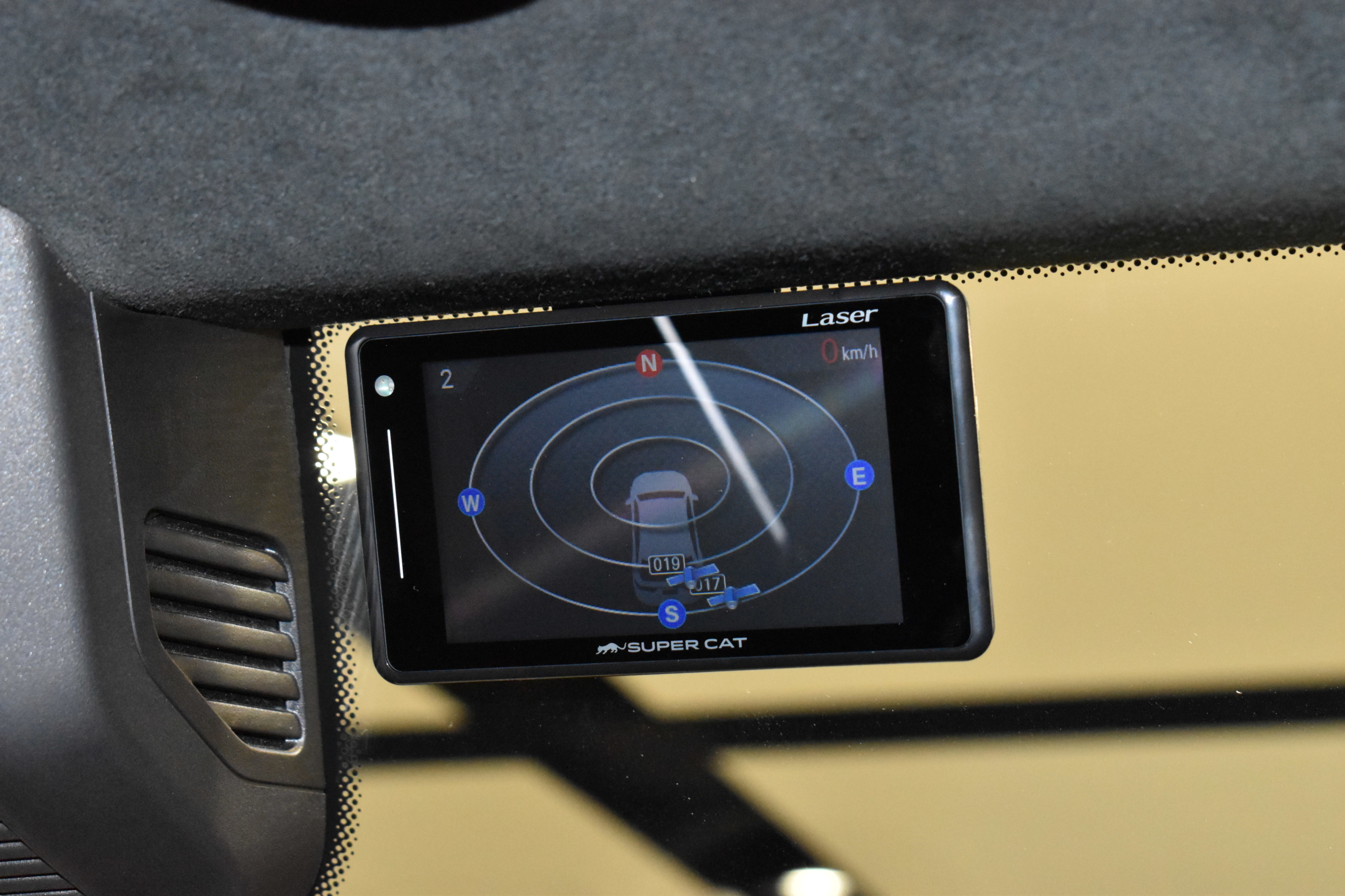 G400d　マヌファクトゥーアプログラム　G63仕様フロントマスク　BRABUSフロントリップ　BRABUSモノR22インチAW　アンビエントエアアウトレット　レーダー＆ドライブレコーダー