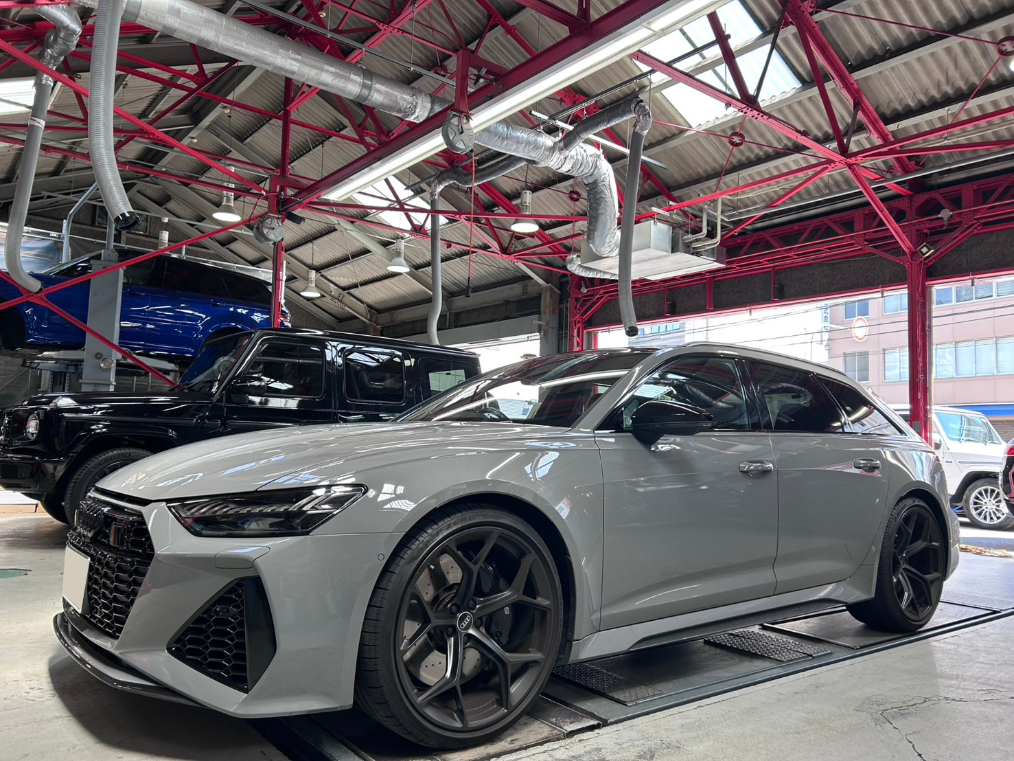 アウディ RS6 ローダウン　KW スペーサー
