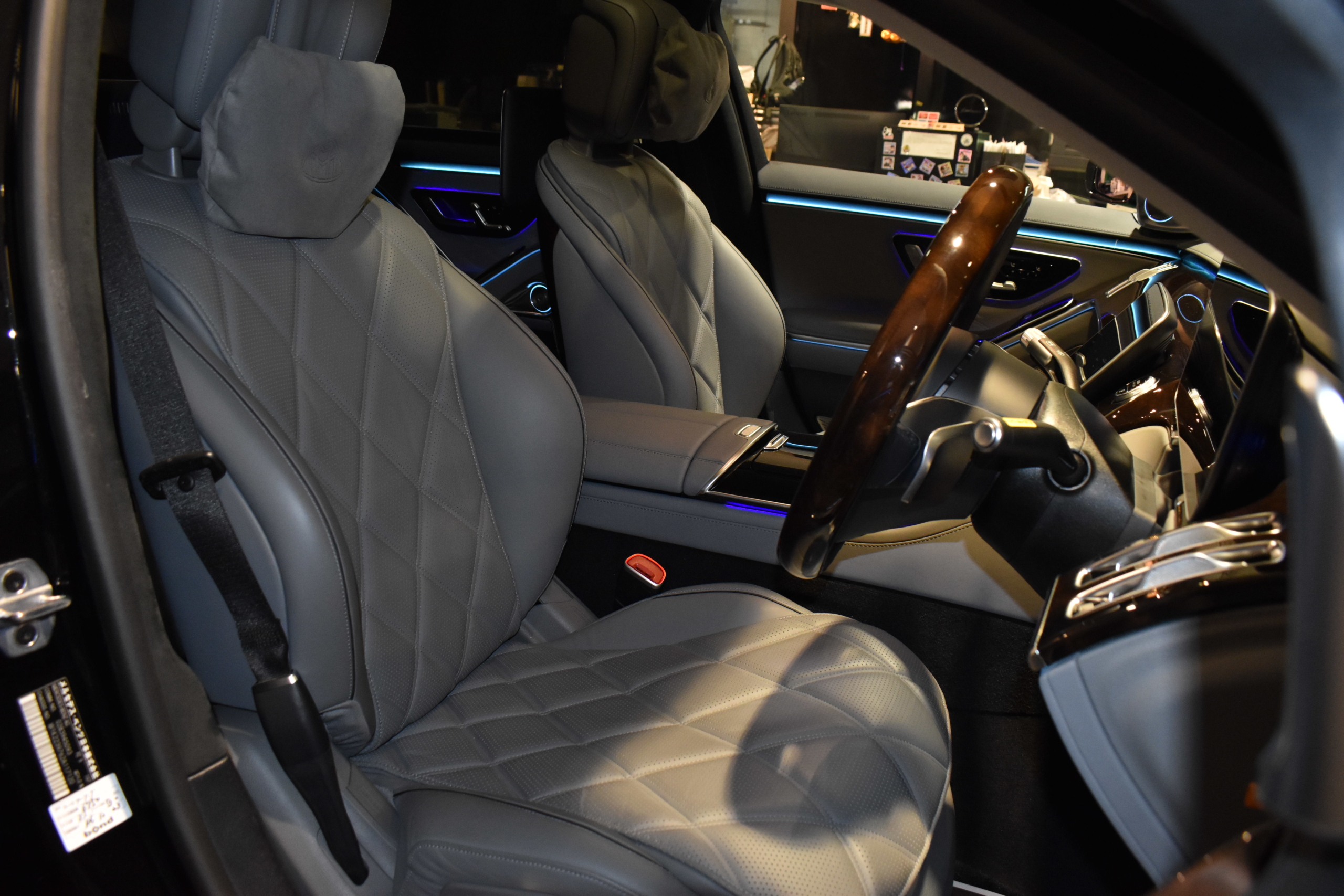 メルセデスマイバッハ　S580　4MATIC　オブシディアンブラック　グレーレザーシート　HYPERFORGED LC-5 ２２インチＡＷ　ロワリングキット　フロントメッキグリル　3Ｄツィーター 　レーダー＆ドライブレコーダー