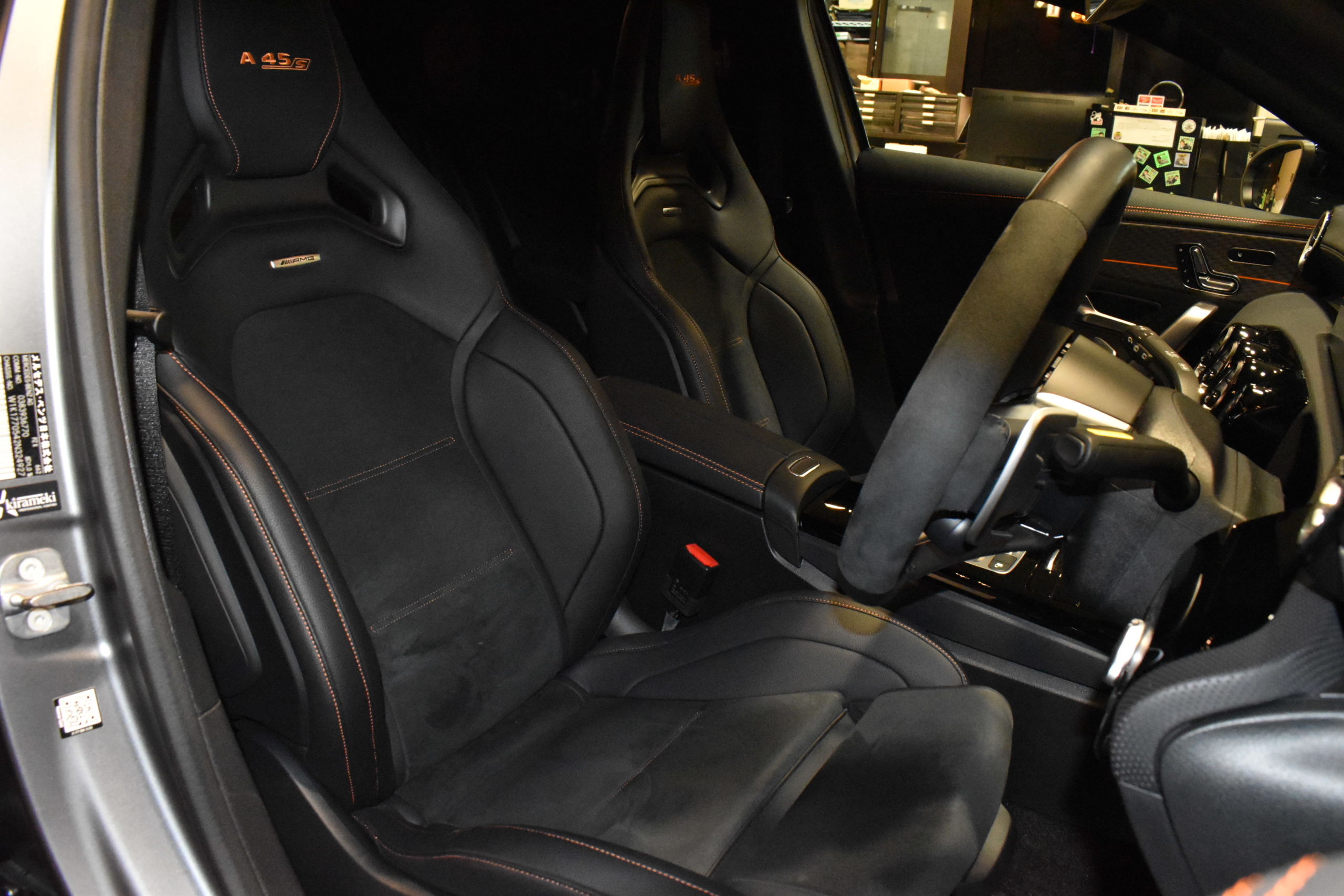 A45S メルセデスベンツ　メルセデスAMG　ストリートスタイルエディション　限定車　BCフォージド　Akrapovicマフラー　ASR　プロテクション　KW　HAS　ボンド大阪　ボンドカーズ