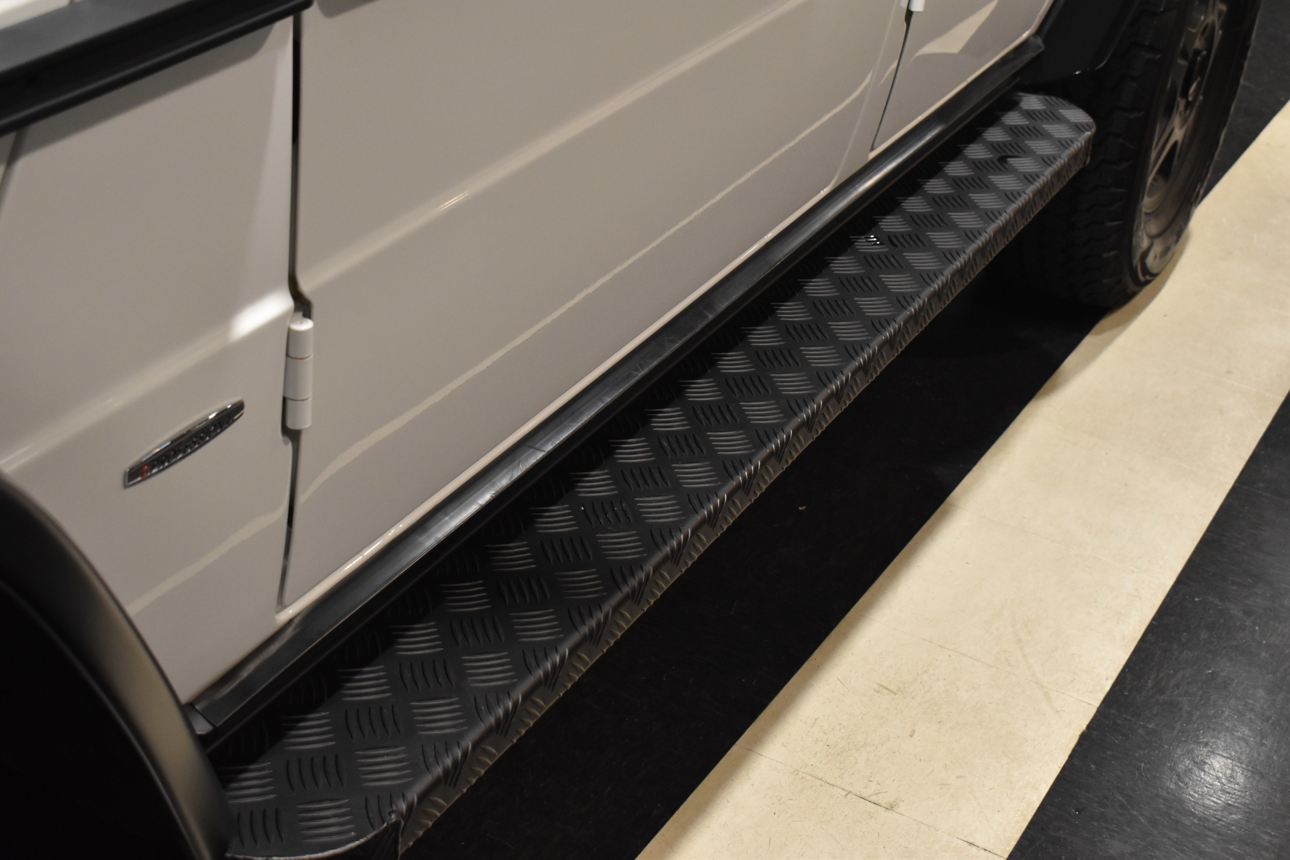 G350dプロフェッショナル 463台限定車 並行輸入車 スチールサイドステップ パナソニック9インチナビ クラッシックグリル ホイールスペーサー