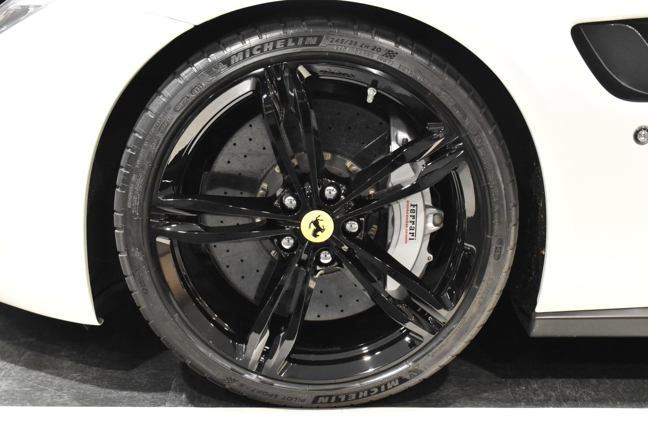 フェラーリ　GTC4Lusso　ルッソ　V12　４人乗り　ローダウン　カスタム　オプション多数　ボンドカーズ　ボンド大阪　新着入庫車両