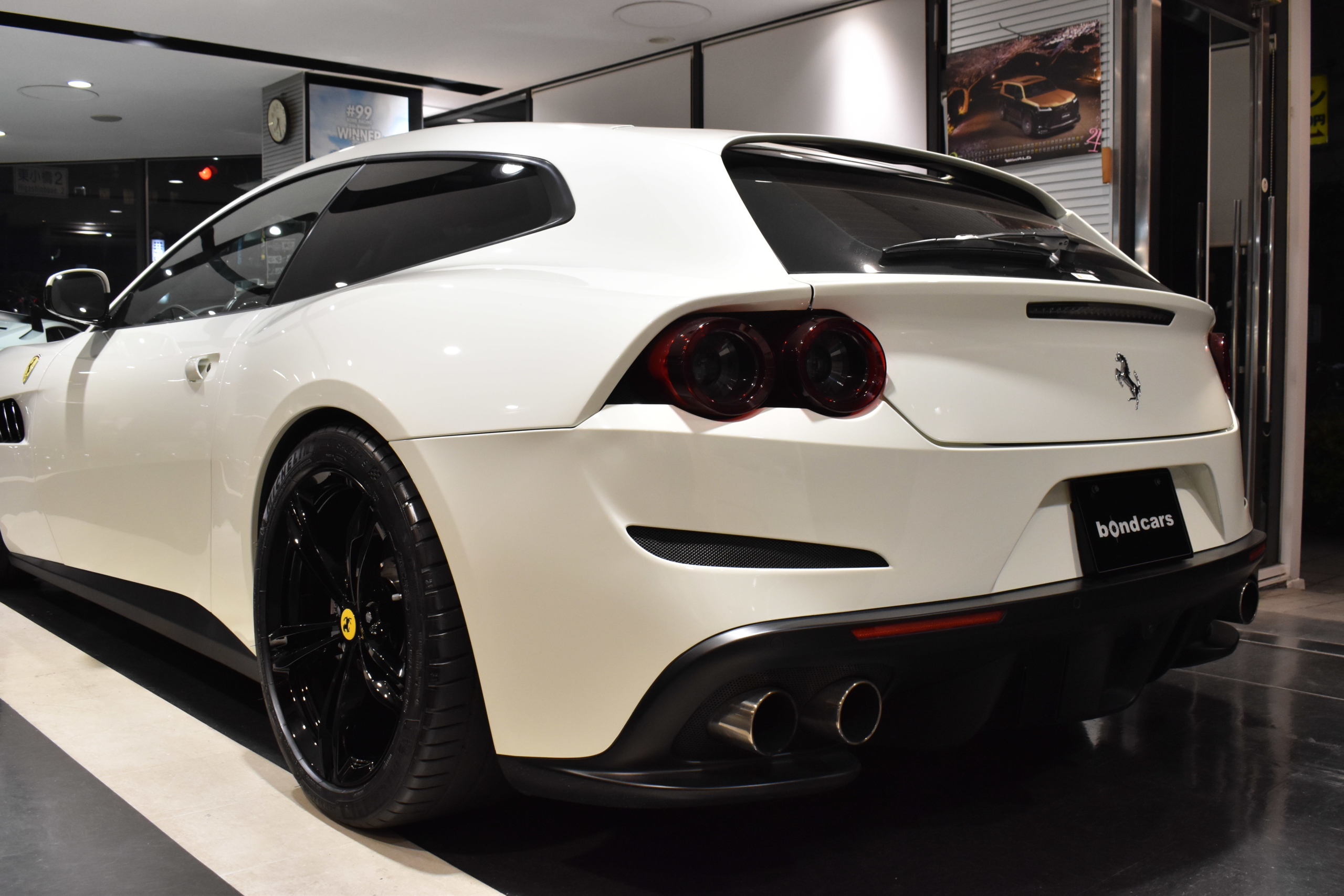 フェラーリ　GTC4Lusso　ルッソ　V12　４人乗り　ローダウン　カスタム　オプション多数　ボンドカーズ　ボンド大阪　新着入庫車両