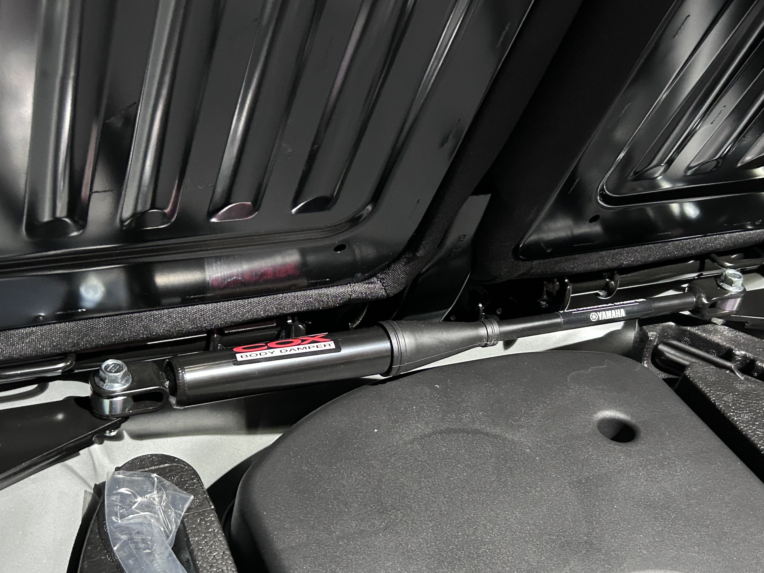 アバルト　695　ＫＷ　車高調　カーボン　エアロ　カスタム