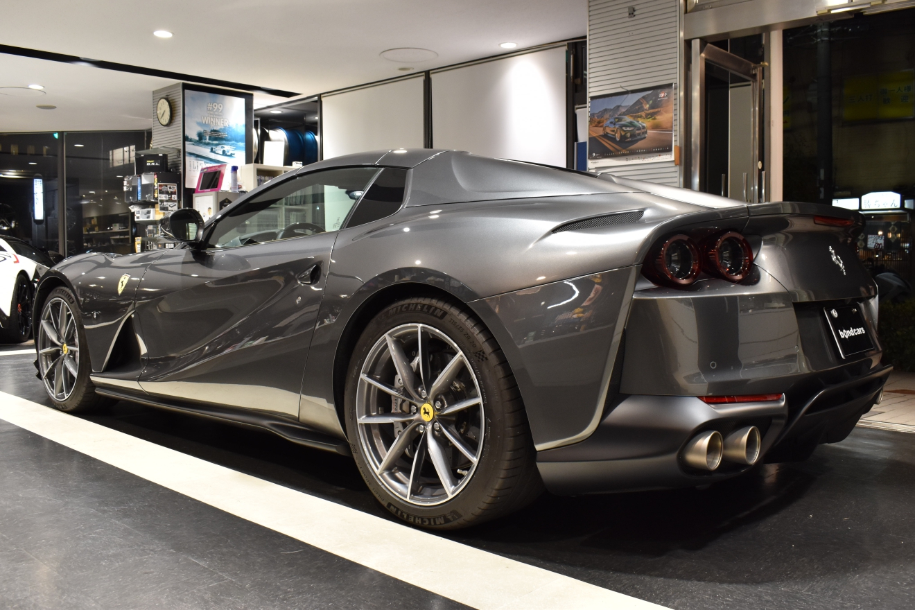 フェラーリ　812GTS　V12　左ハンドル　新着入庫車両　ボンド大阪　ボンドカーズ