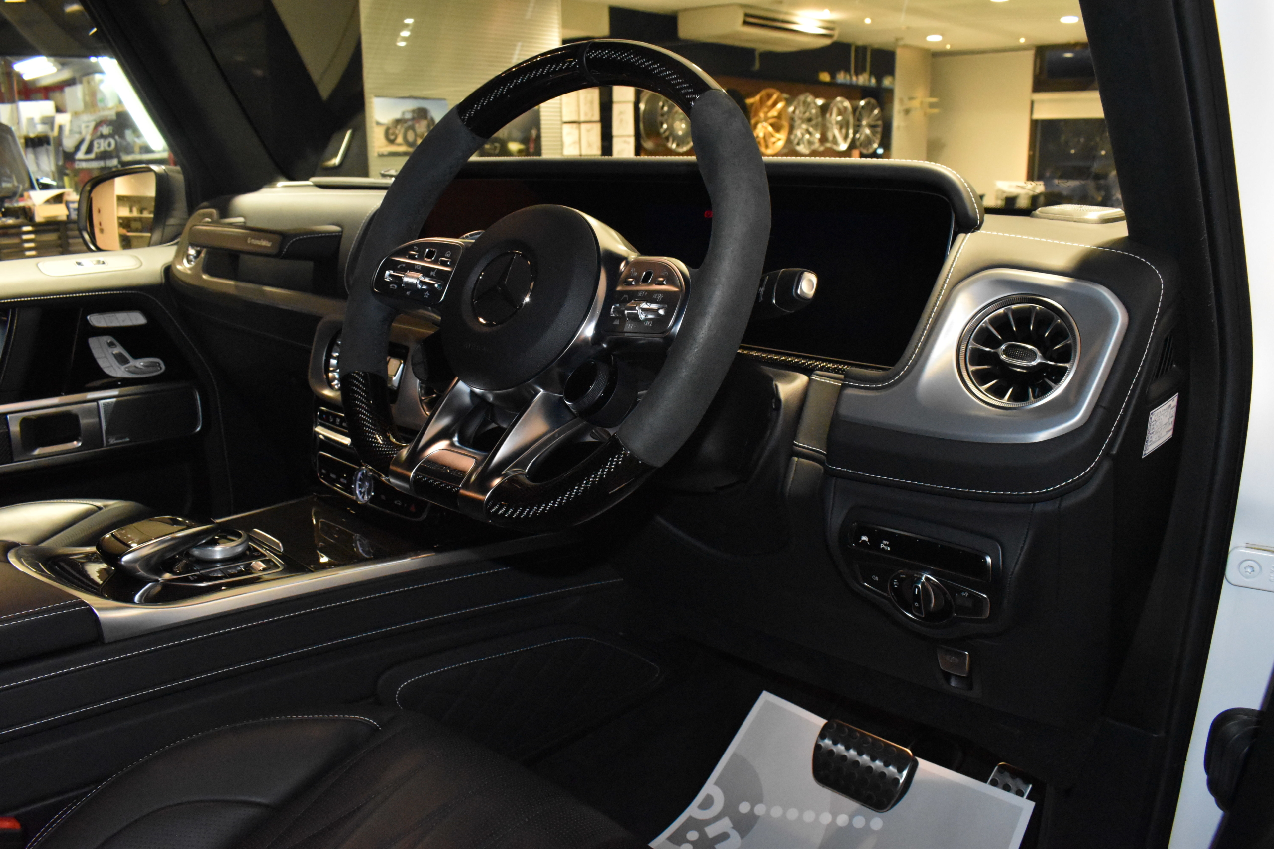 ベンツ　AMG　Gクラス　G63　マグノヒーローエディション　マグノオパリスホワイト　右ハンドル　限定車　ボンド大阪　新規入庫車両